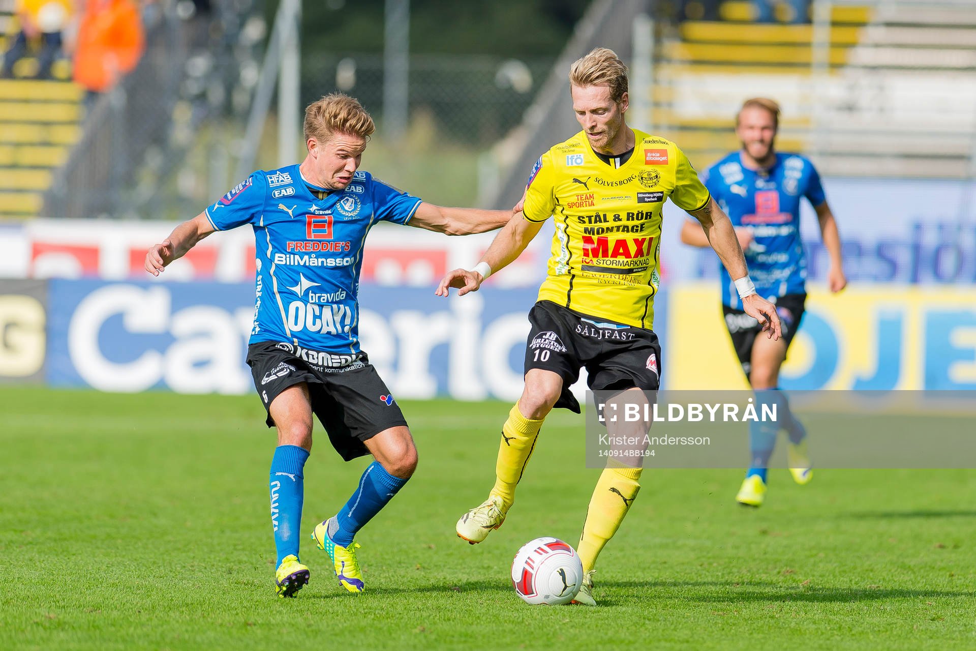 Halmstads Johan Blomberg och Mjällbys Christian Wilhelmsson