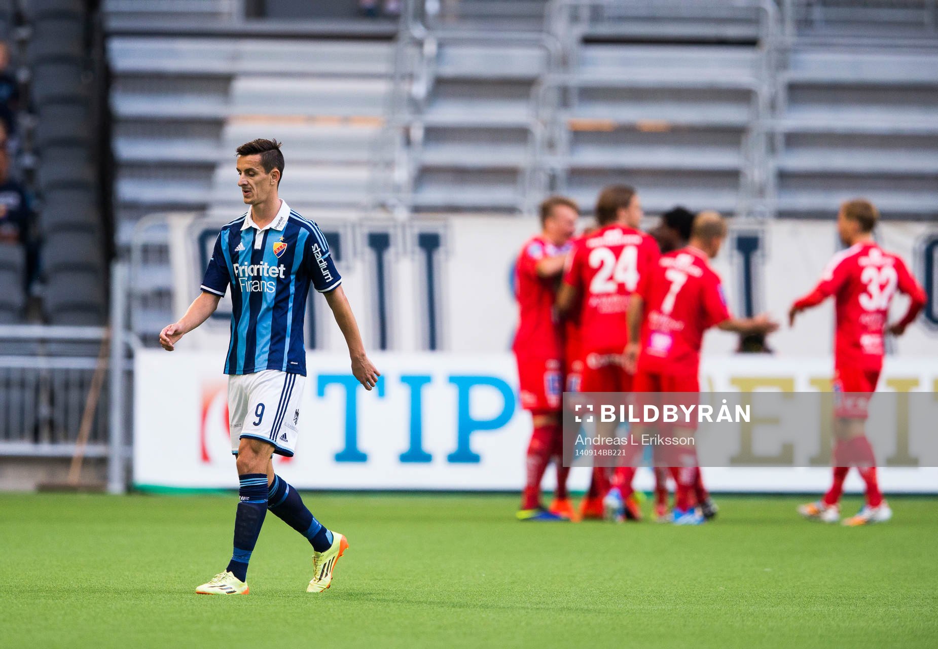 Djurgårdens Haris Radetinac deppar i förgrunden