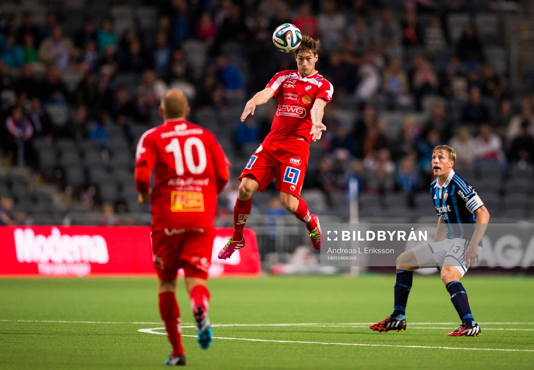 Åtvidabergs Victor Sköld med en nick