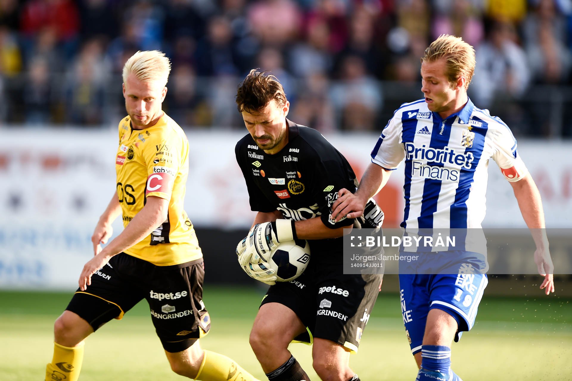 Elfsborgs Johan Larsson och målvakt Kevin Stuhr Ellegaard