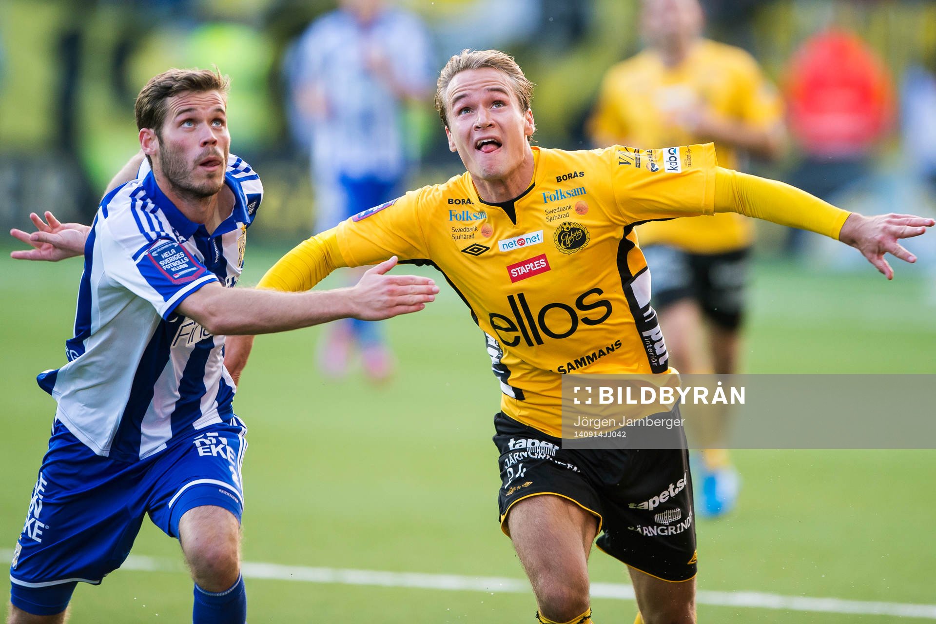 IFK Göteborgs Emil Salomonsson (v) och Elfsborgs Viktor Prodell (h) under fotbollsmatchen i Allsvenskan mellan Elfsborg och IFK Göteborg den 14 september 2014 i Borås.