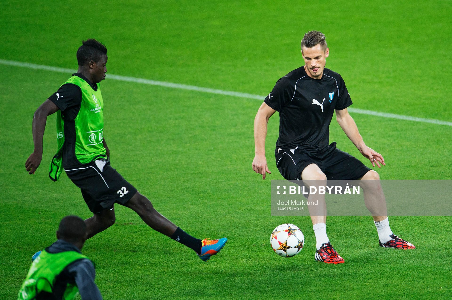 s Pa Konate och Markus Rosenberg
