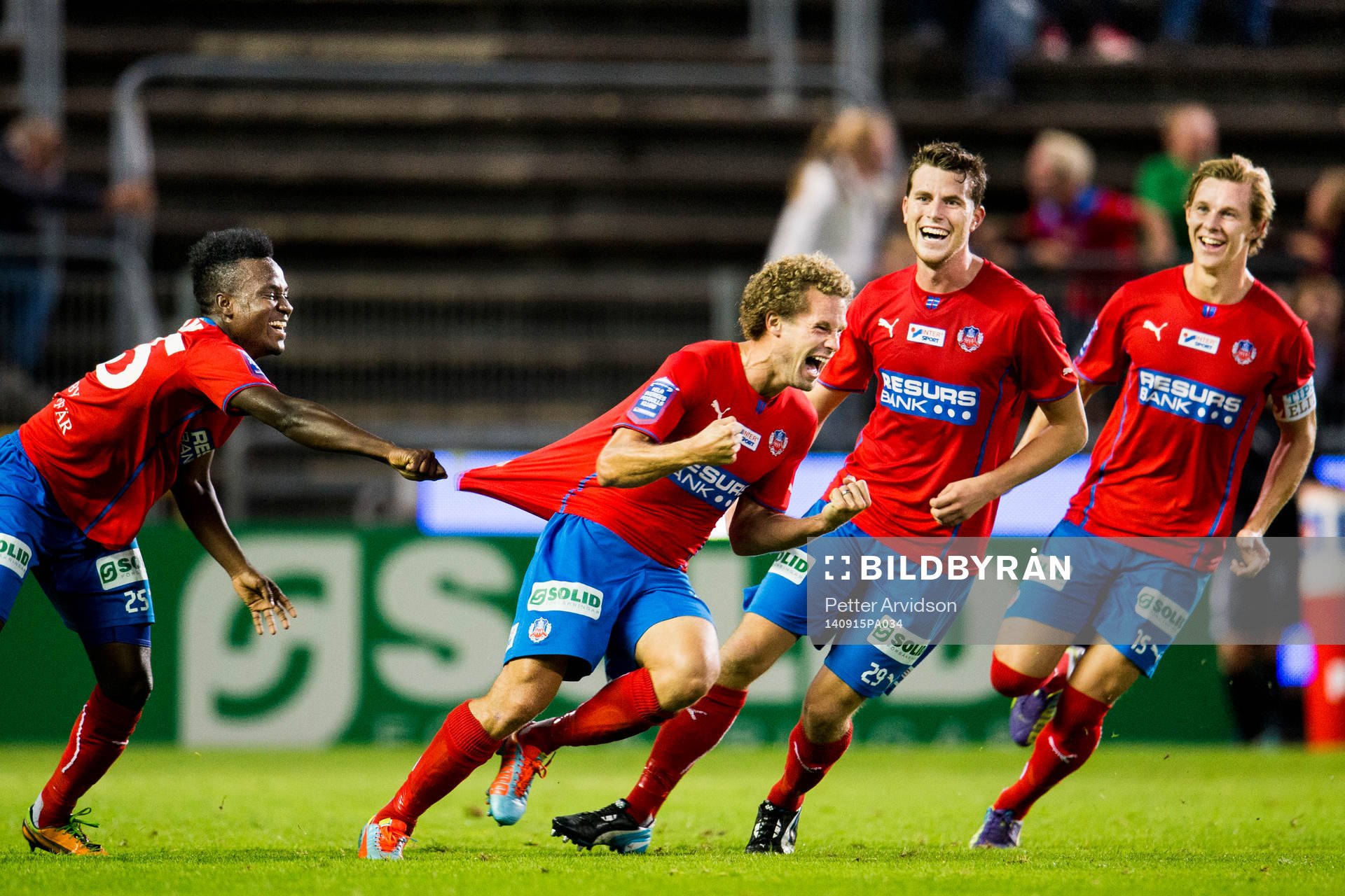 Helsingborgs David Accam (tv) som gjorde 2-0 och 3-0 målet