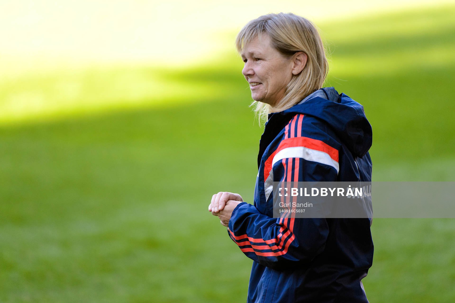 Skottlands förbundskapten Anna Signeul under en träning med Skottlands landslag i fotboll den 16 september 2014 i Göteborg.