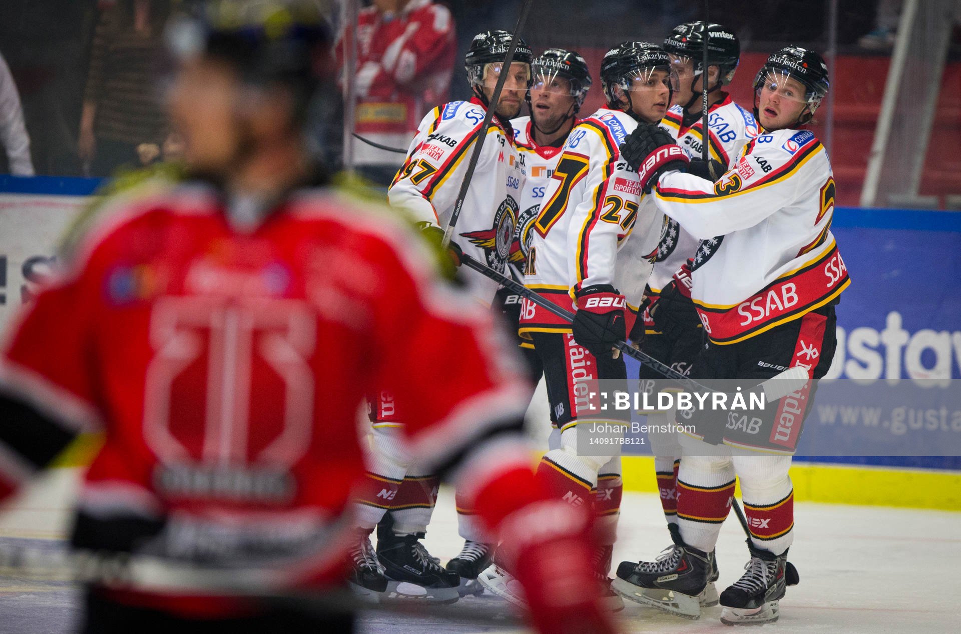 Luleås Lucas Wallmark gör 0-1 och jublar