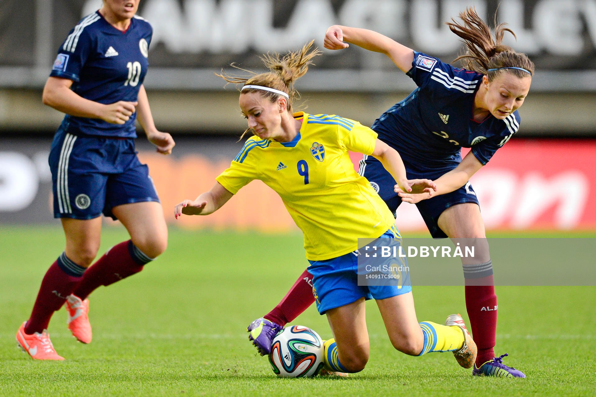 Sveriges Kosovare Asllani