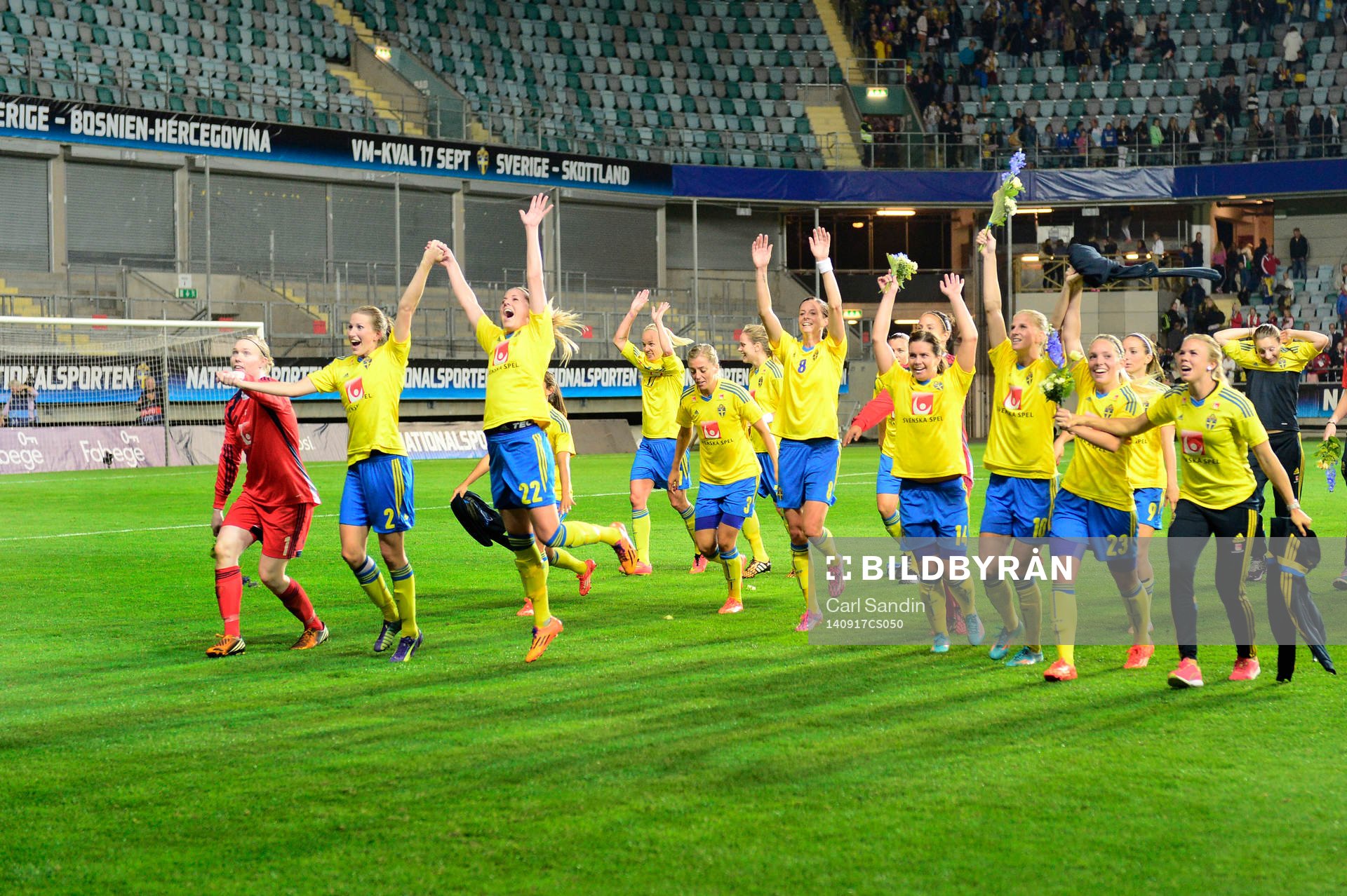 Sveriges spelare tackar publiken