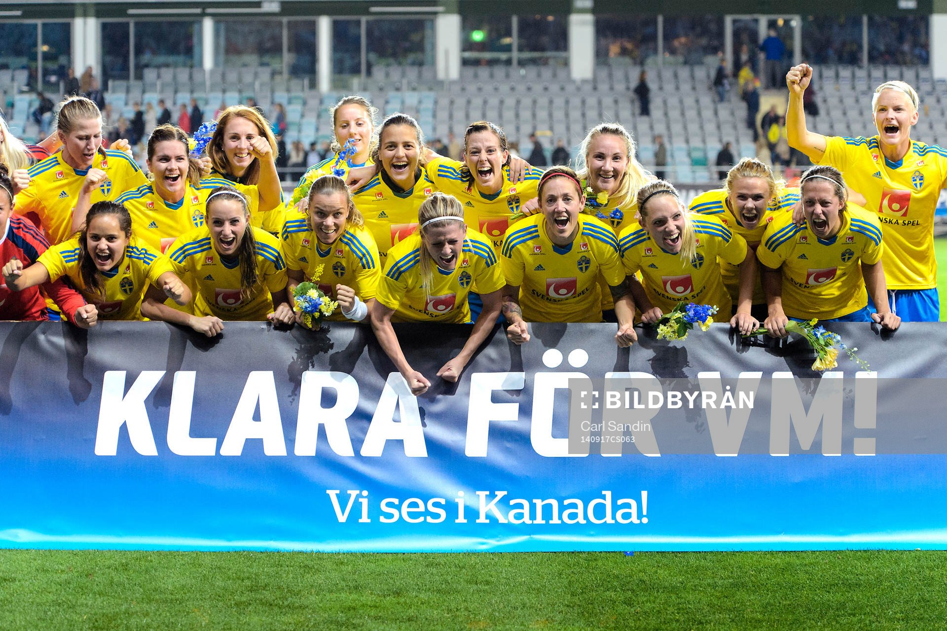 Det svenska laget firar