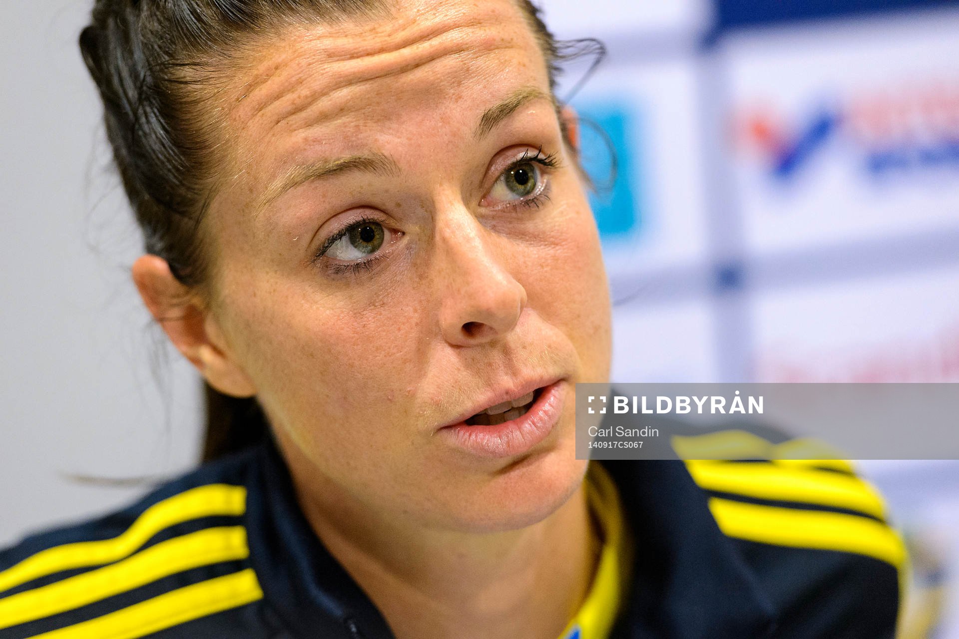 Sveriges Lotta Schelin på en presskonferens