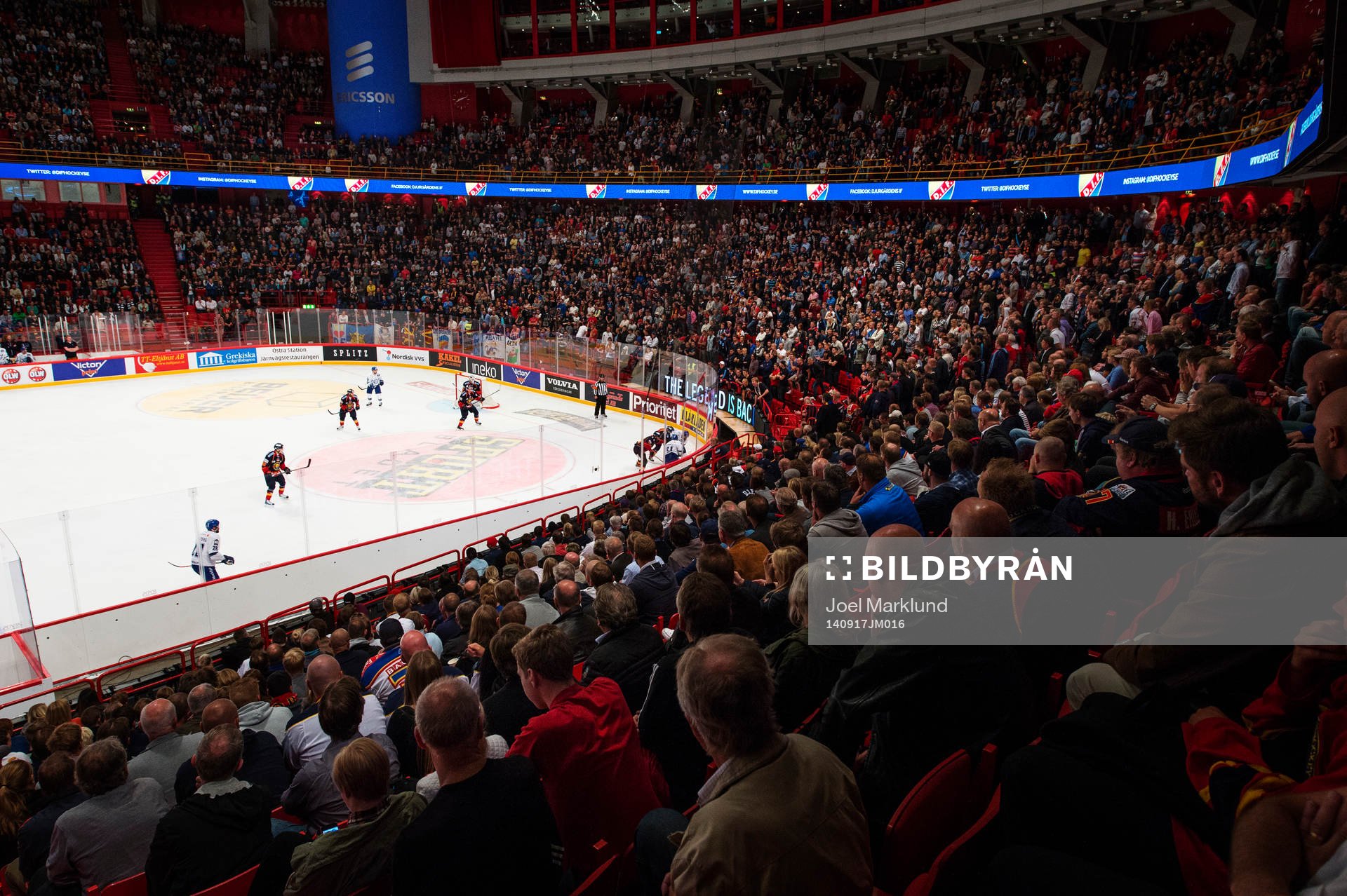 13 117 personer ser på ishockeymatchen i SHL mellan