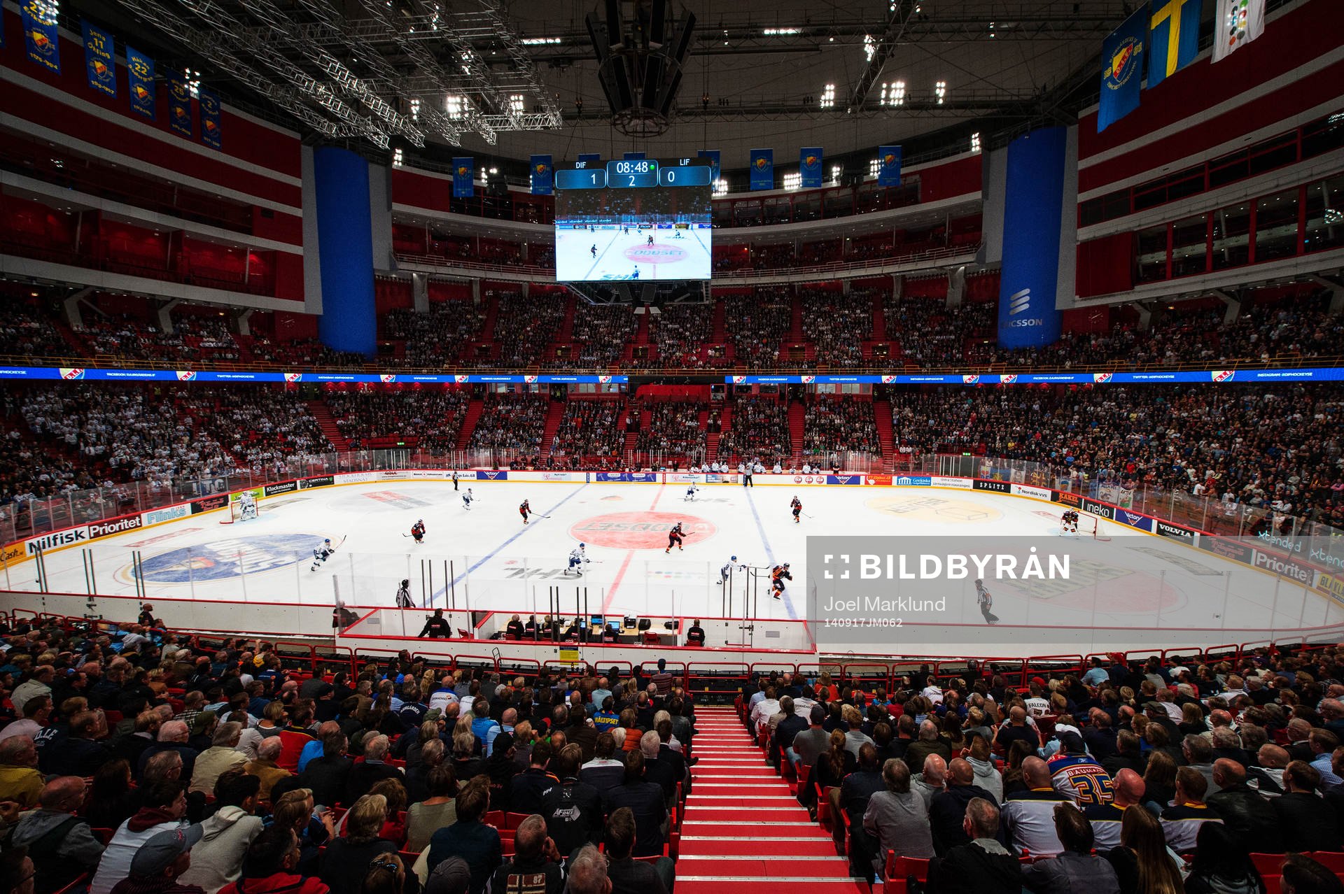13 117 personer ser på ishockeymatchen i SHL mellan