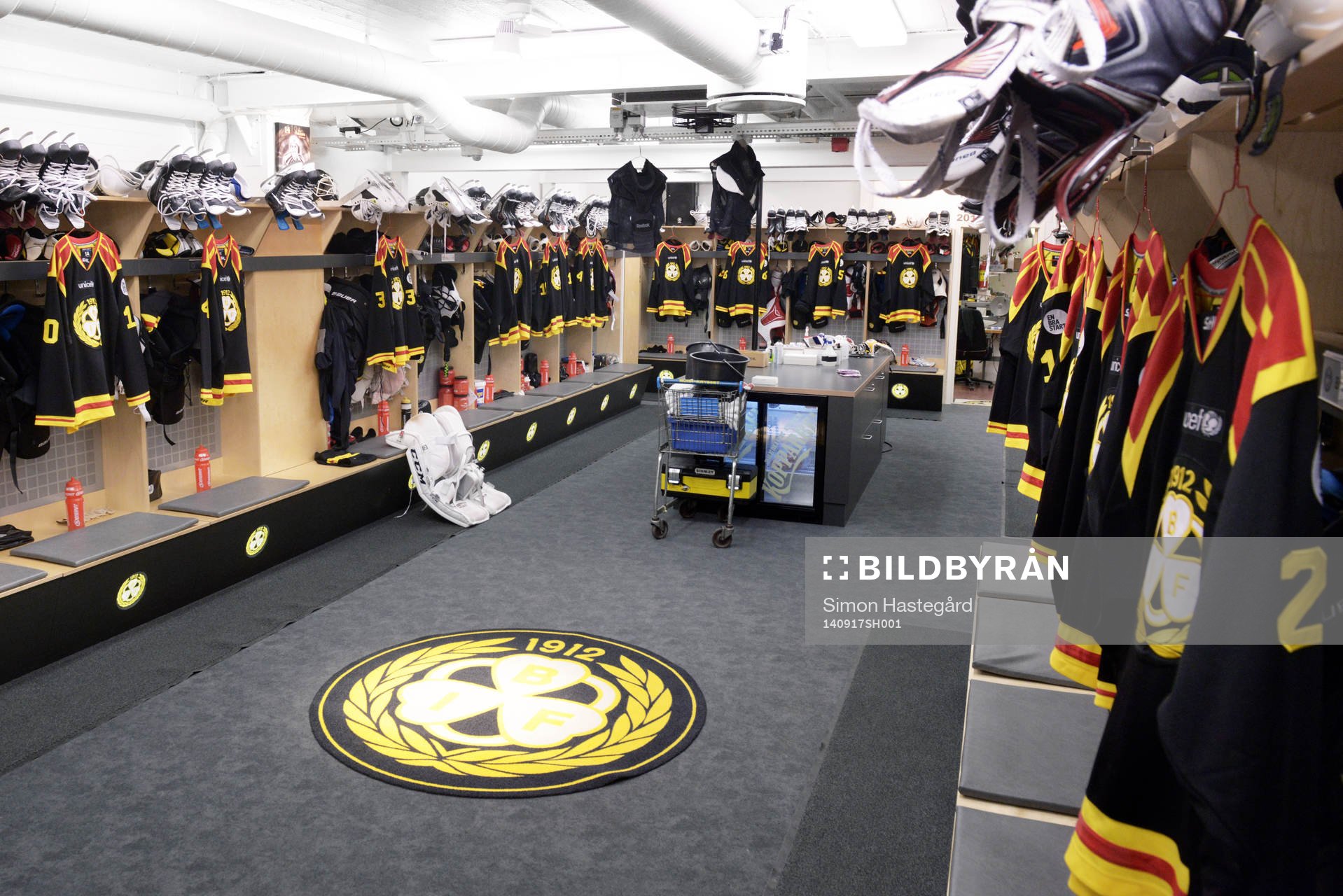 Brynäs omklädningsrum före ishockeymatchen i SHL mellan