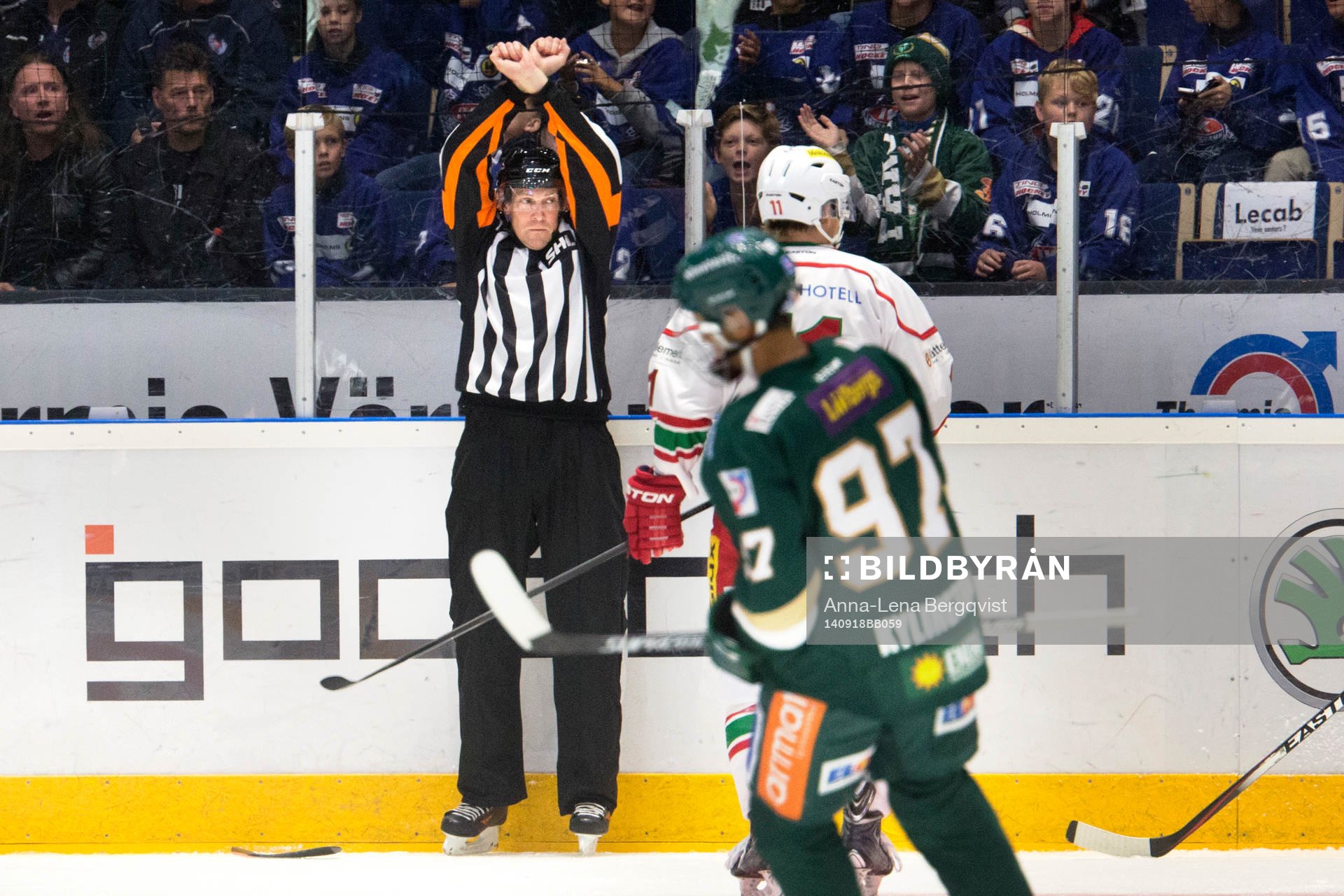 Domaren dömmer straff till Färjestad