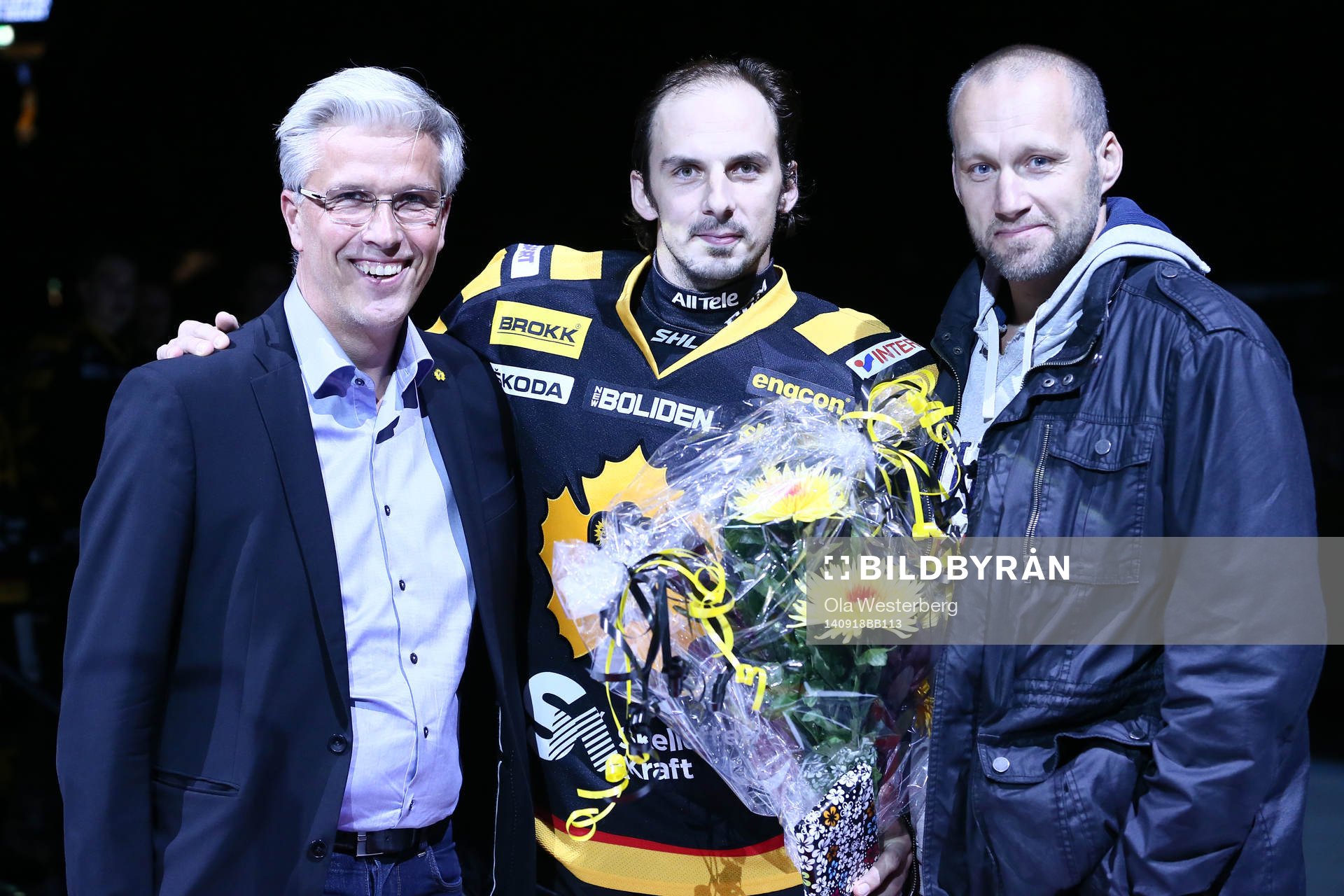 Skellefteås klubbdirektör Pea Israelsson med Fredrik