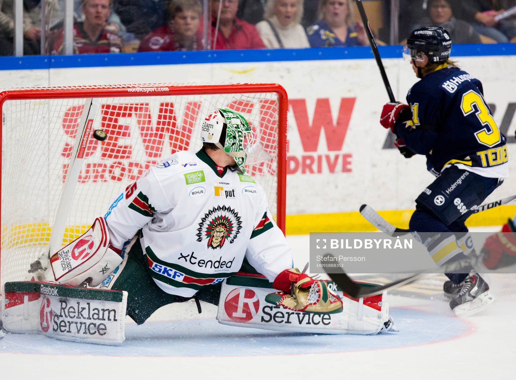 Frölundas målvakt Linus Fernström släpper in 3-0 av