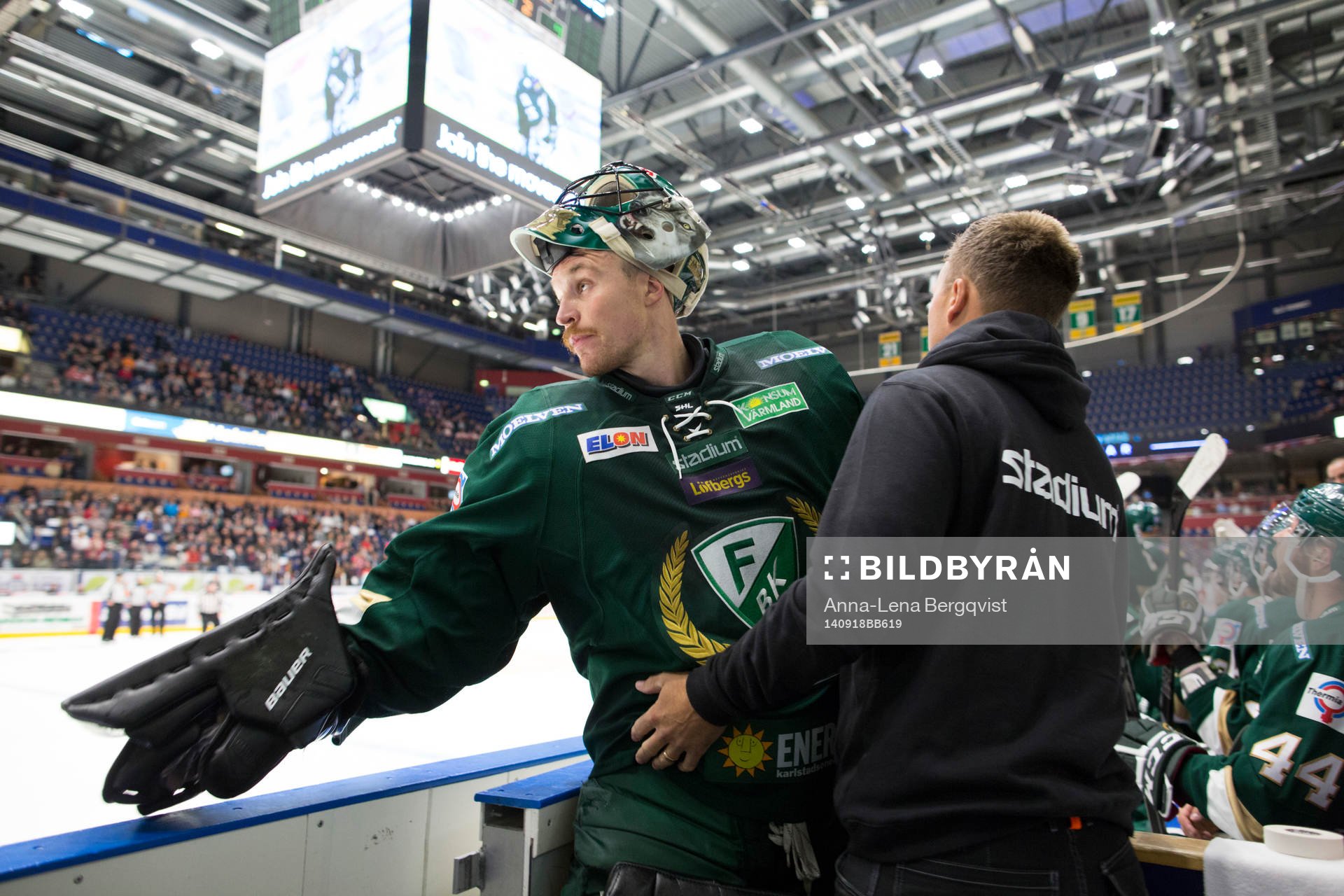 Färjestads målvakt Justin Pogge deppar
