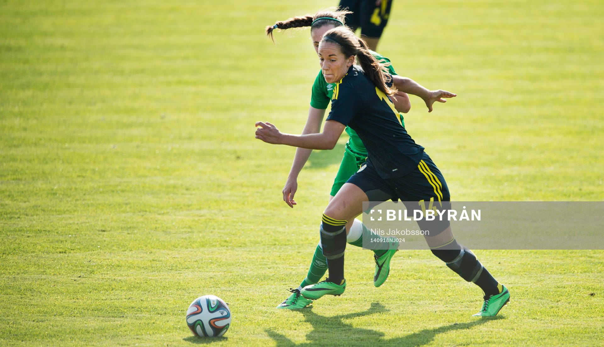Sveriges Anna Klara Ellen Oskarsson under fotbollsmatchen i EM-kvalet för F19 den 18 september 2014 i Staffanstorp.