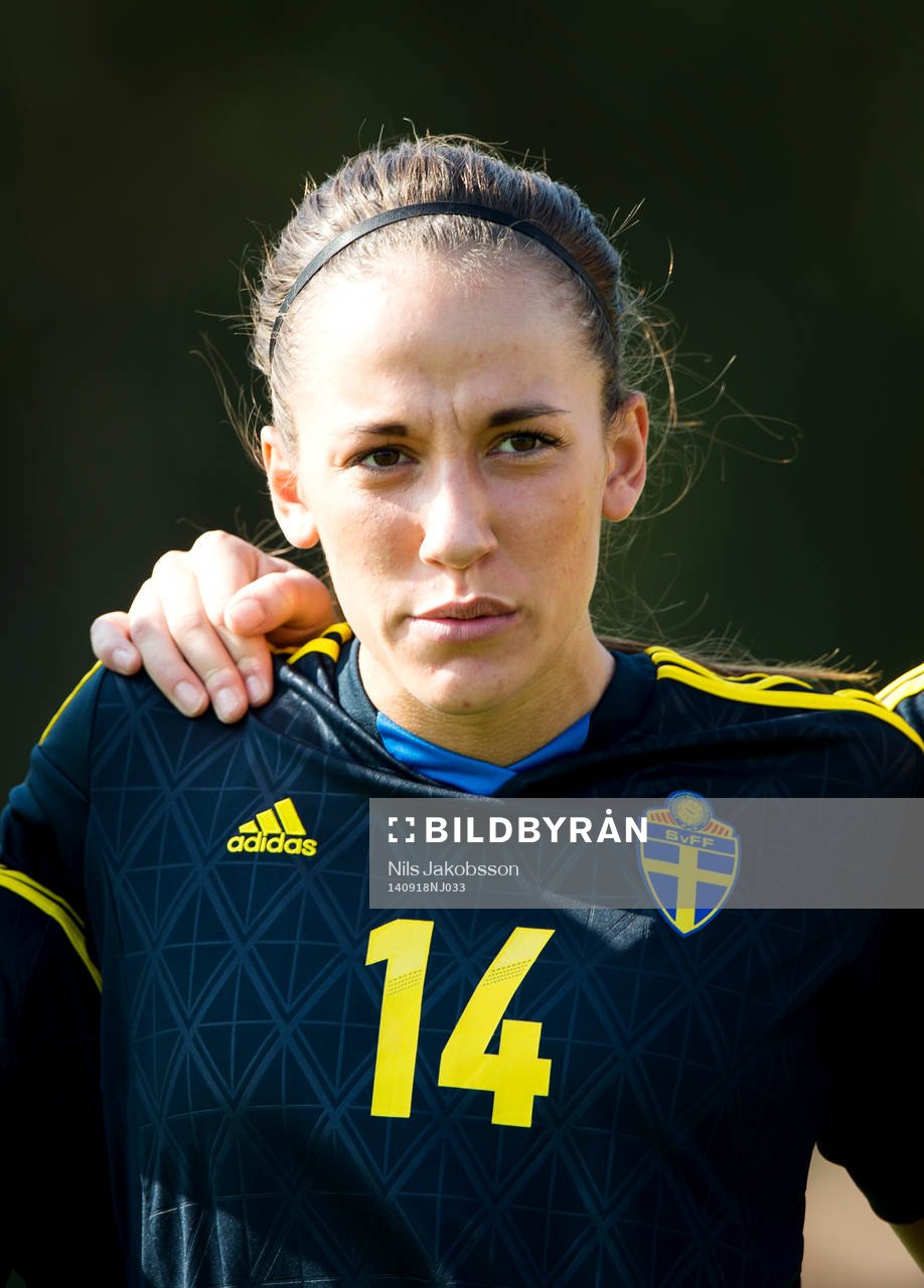 Sveriges Anna Klara Ellen Oskarsson under fotbollsmatchen i EM-kvalet för F19 den 18 september 2014 i Staffanstorp.