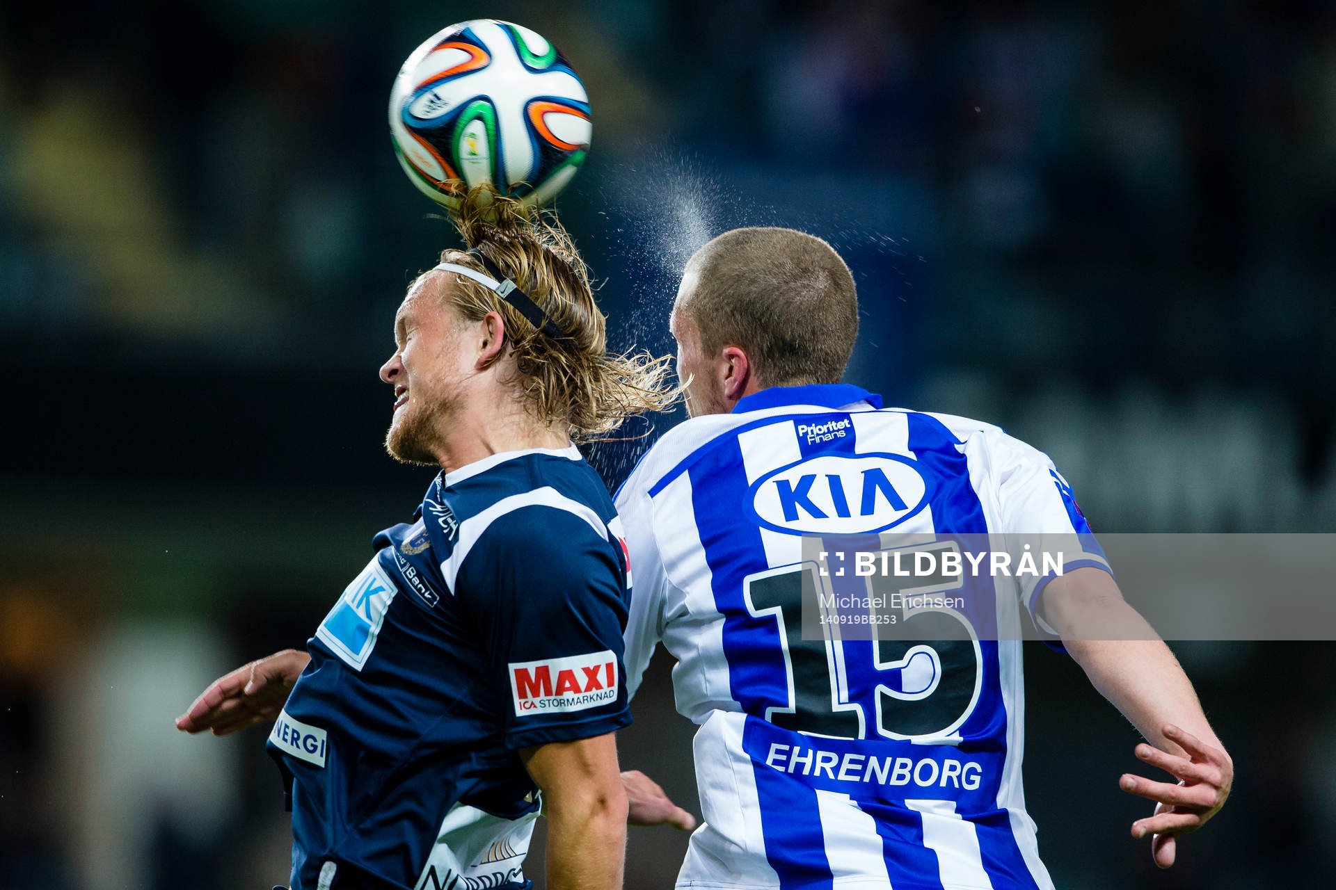 IFK Göteborgs Jakob Johansson vinner en nickduell mot