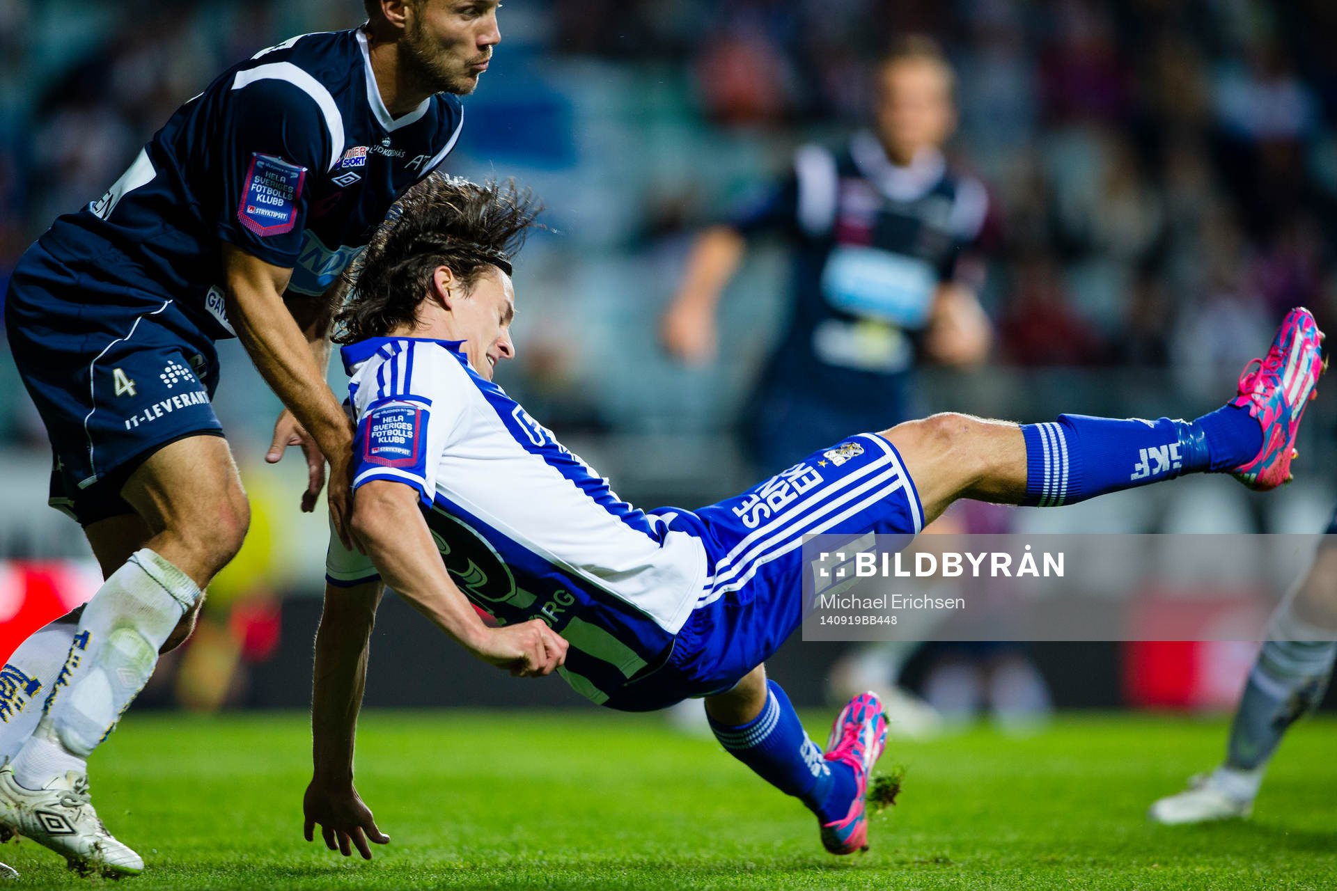 IFK Göteborgs Lasse Vibe faller