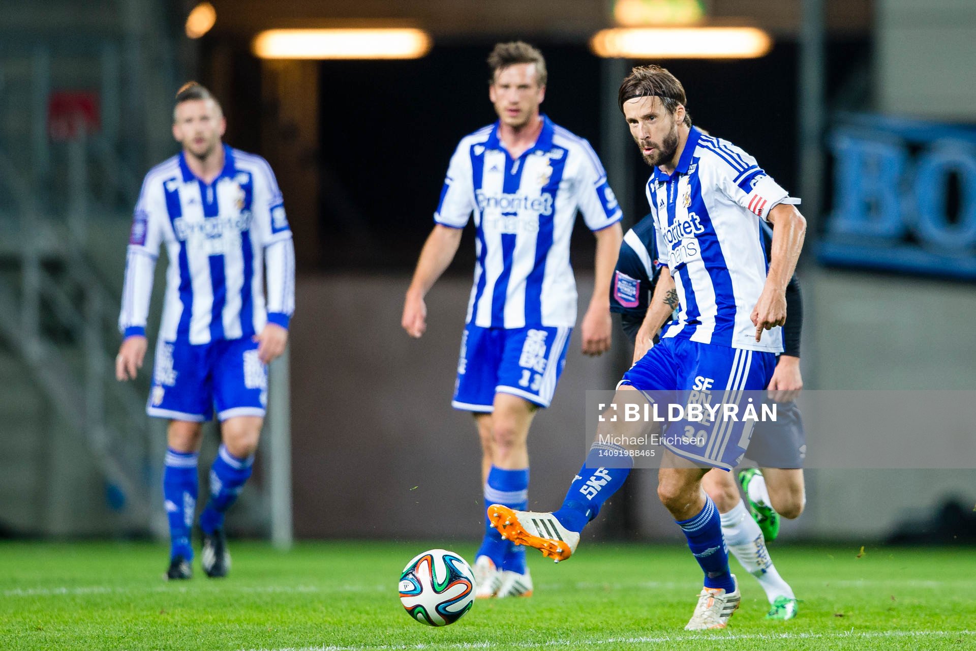 IFK Göteborgs Mattias Bjärsmyr slår en passning