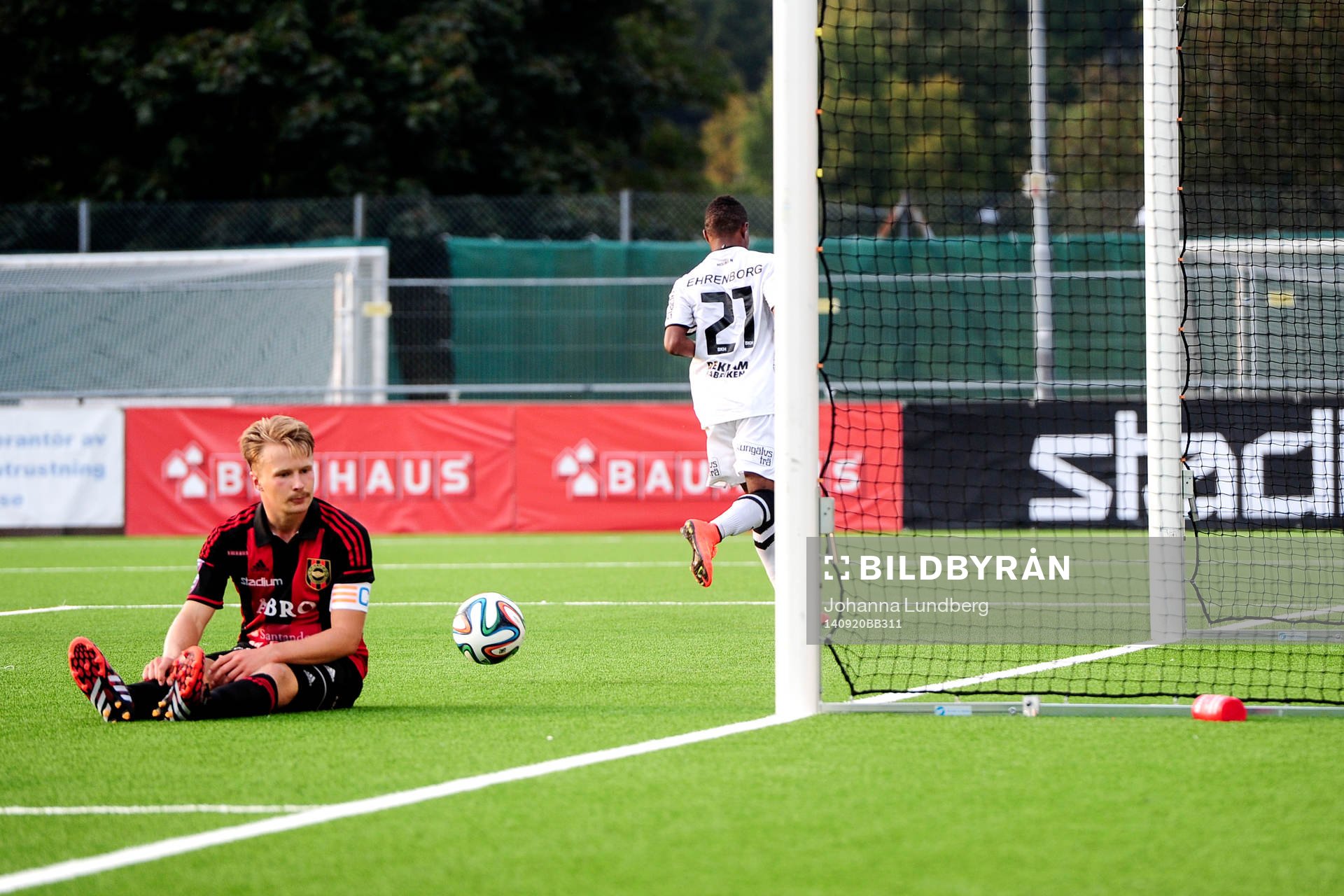 Brommapojkarnas Jacob Une Larsson deppar