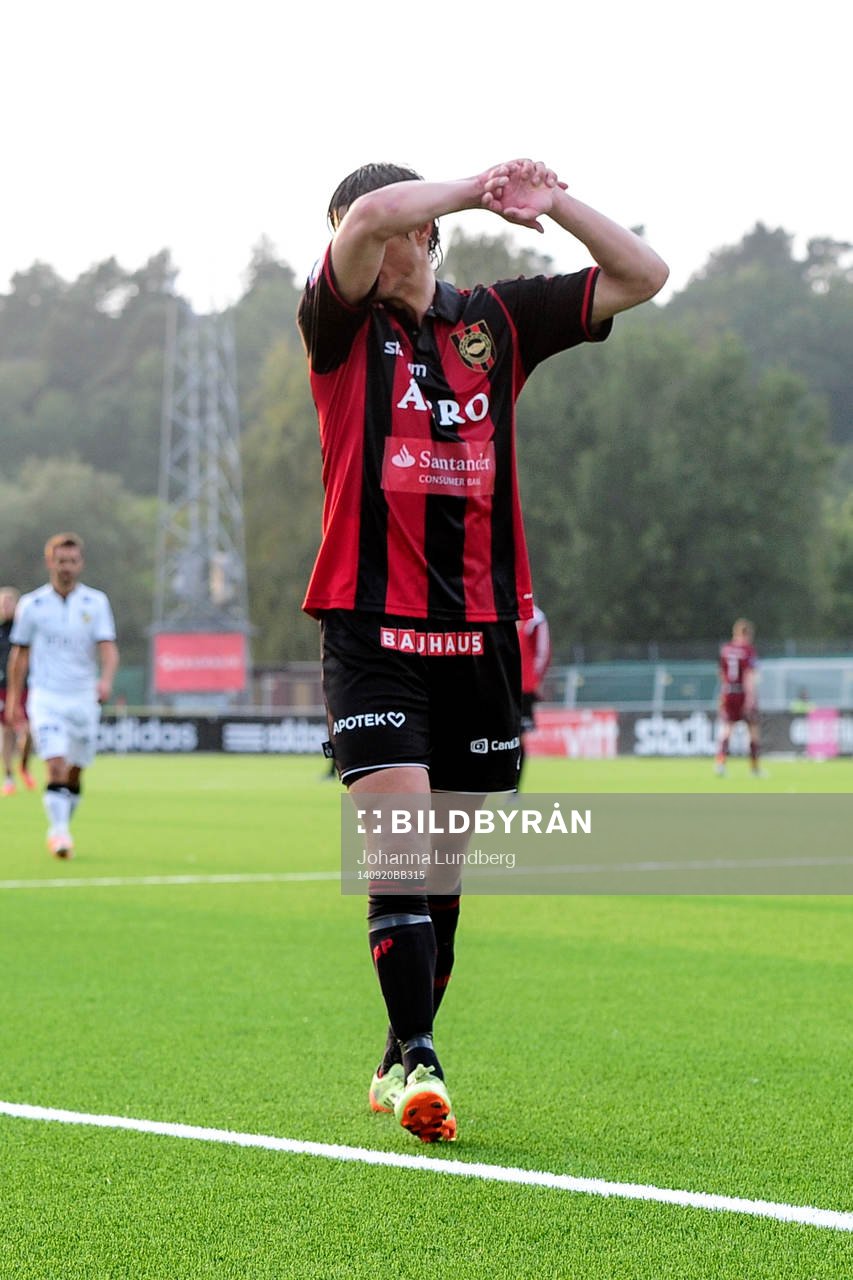 Brommapojkarnas Gabriel Petrovic deppar