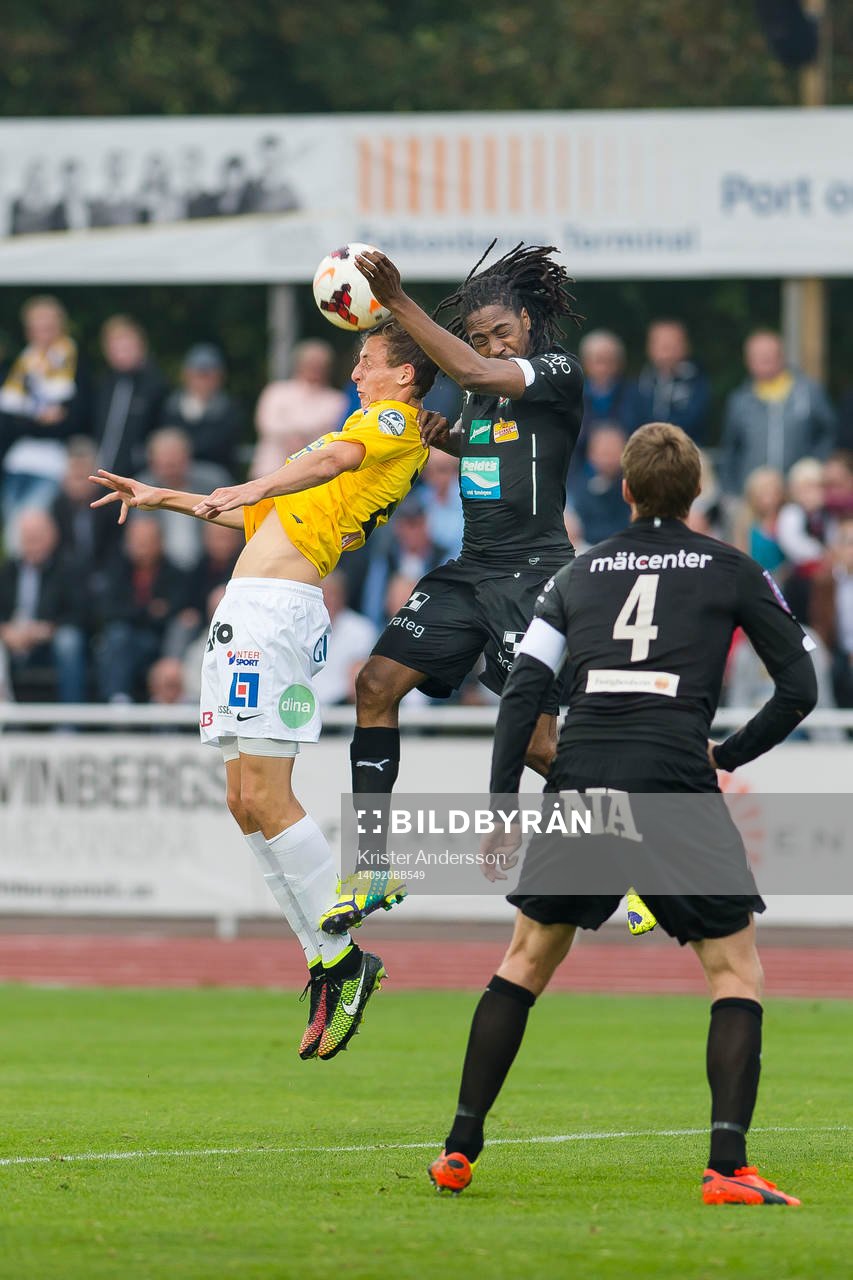 Falkenbergs Gustaf Nilsson och Örebros Ayanda Nkili