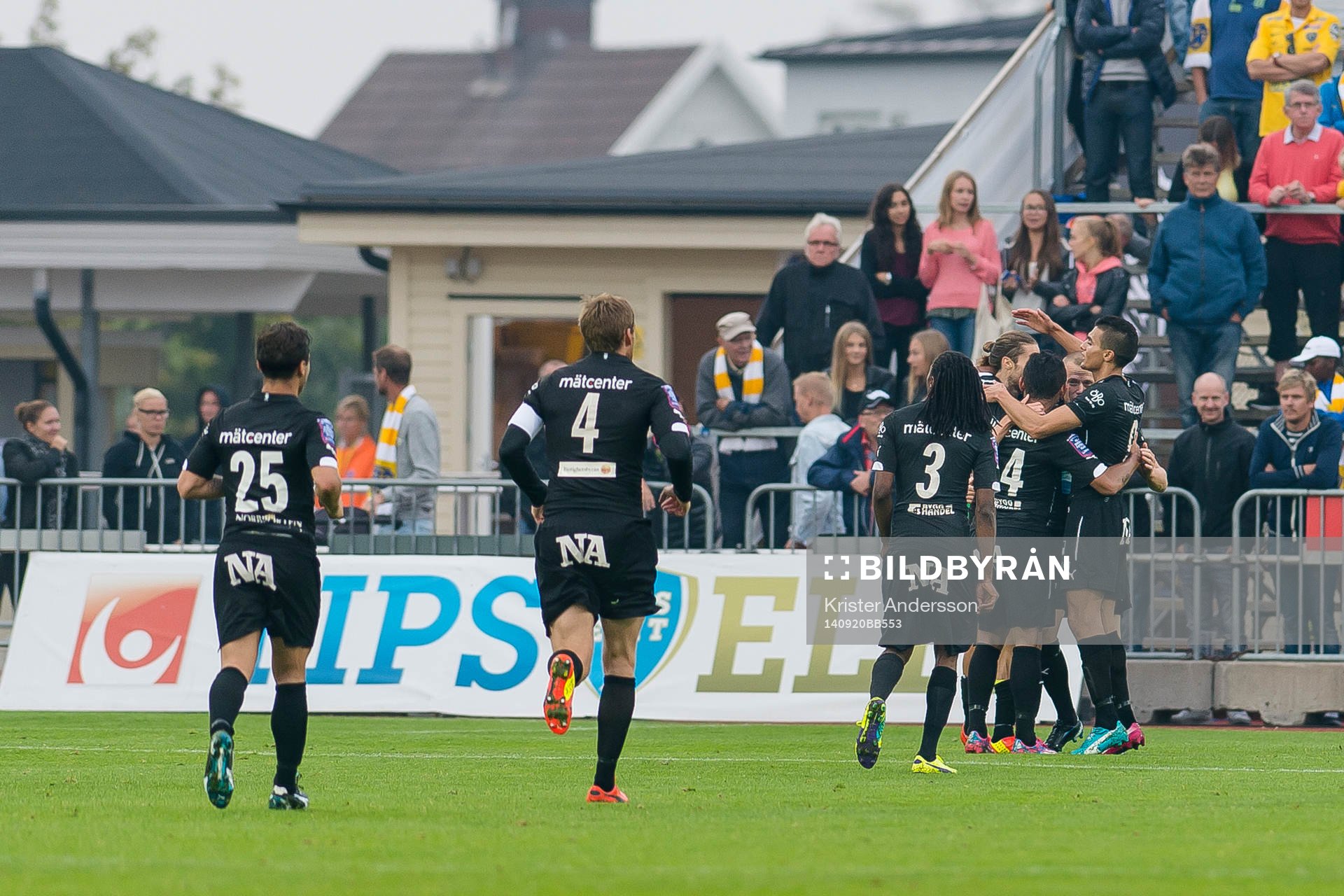 Örebros firar 1-3under fotbollsmatchen i Allsvenskan