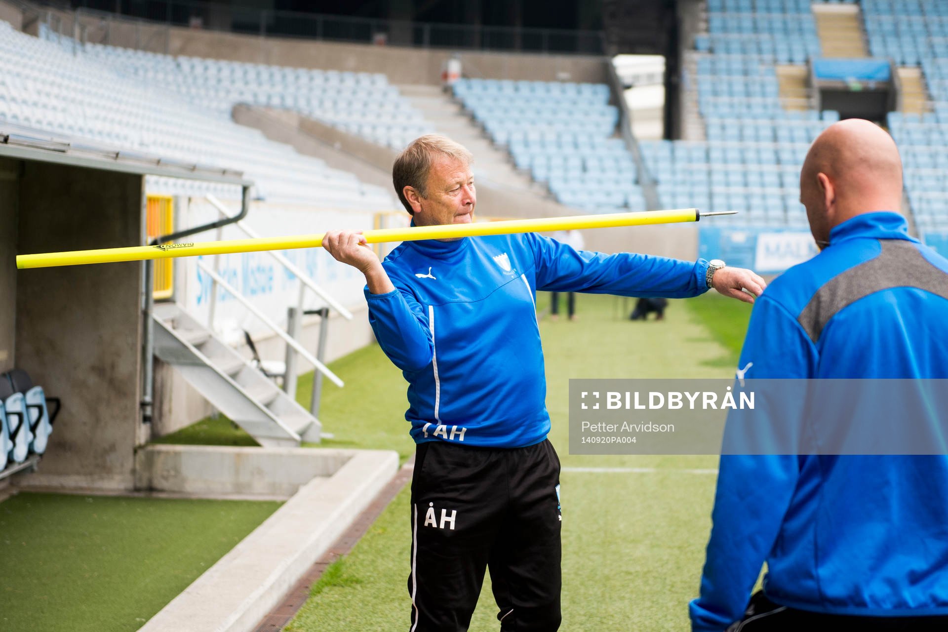 Malmö FFs tränare Åge Hareide kastar spjut