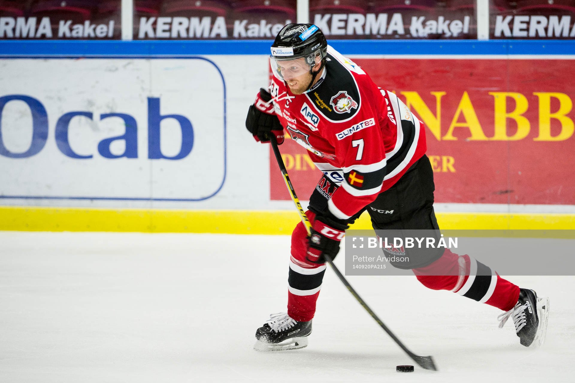 Malmö Redhawks Tobias Ericsson testar skott