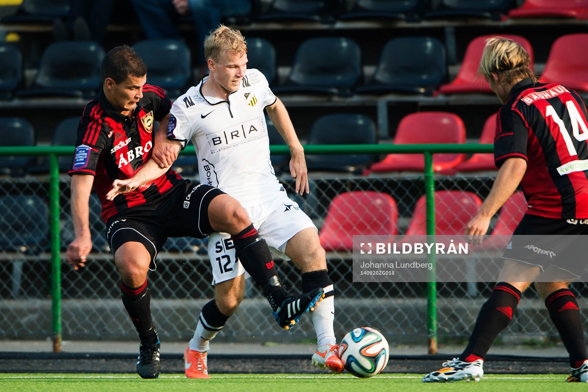 Brommapojkarnas Mauricio Albornoz och Häckens Oscar Lewicki