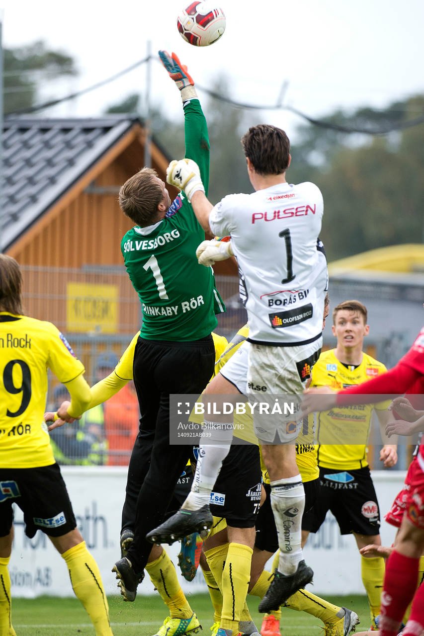 Mjällbys målvakt Mattias Asper  och Elfsborgs målvakt