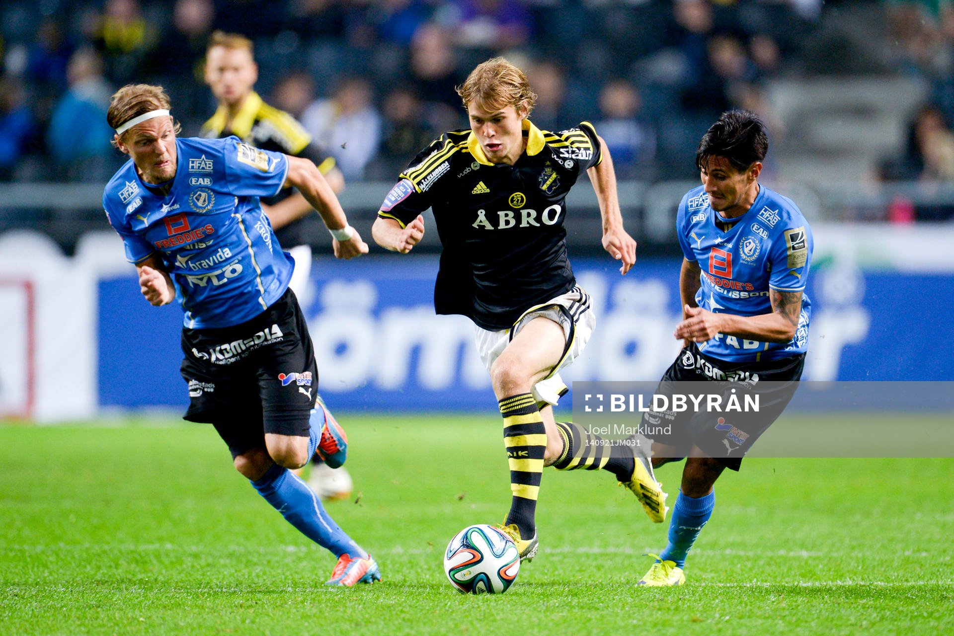 s Sam Lundholm