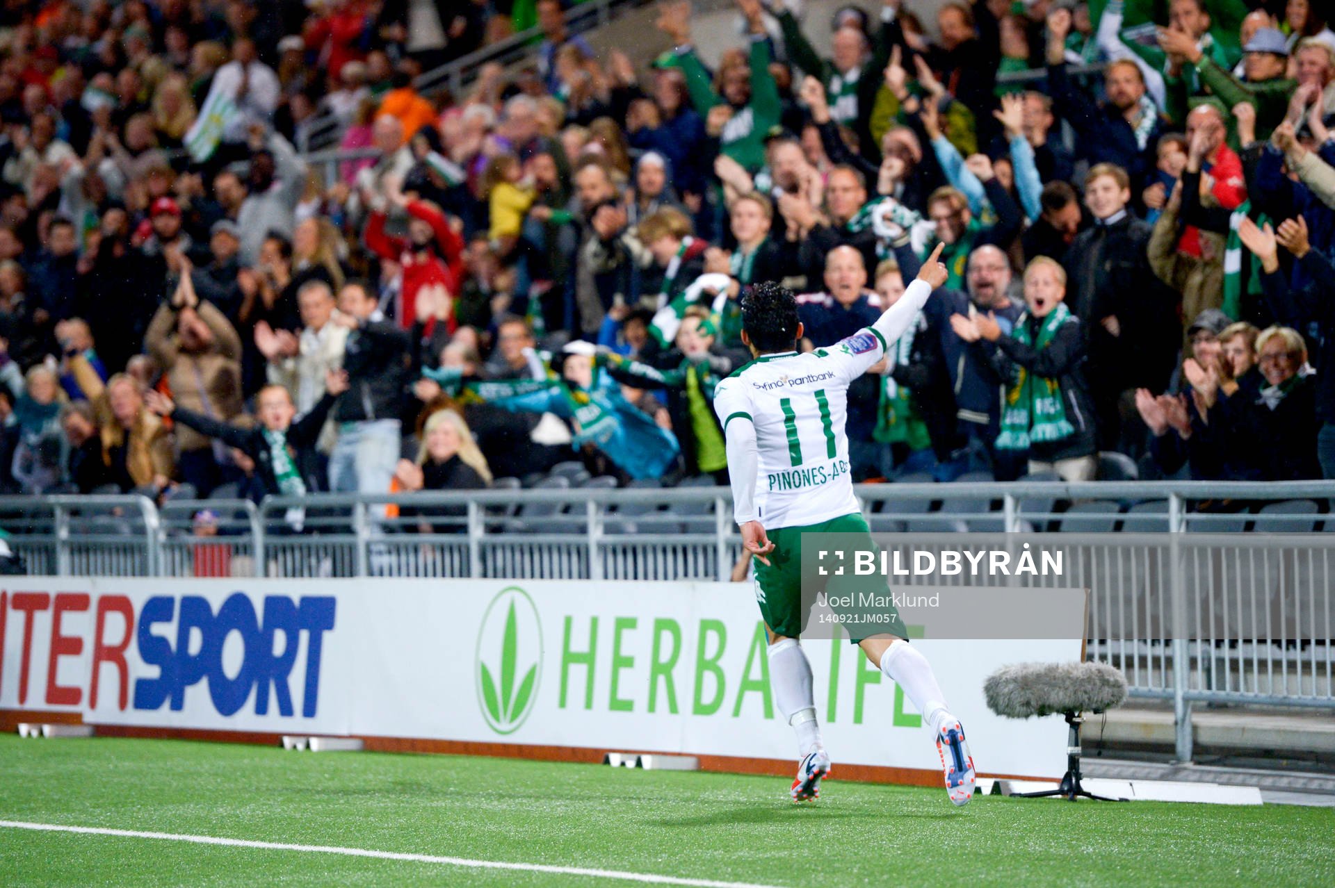 Hammarbys Pablo Pinones-Arce jublar