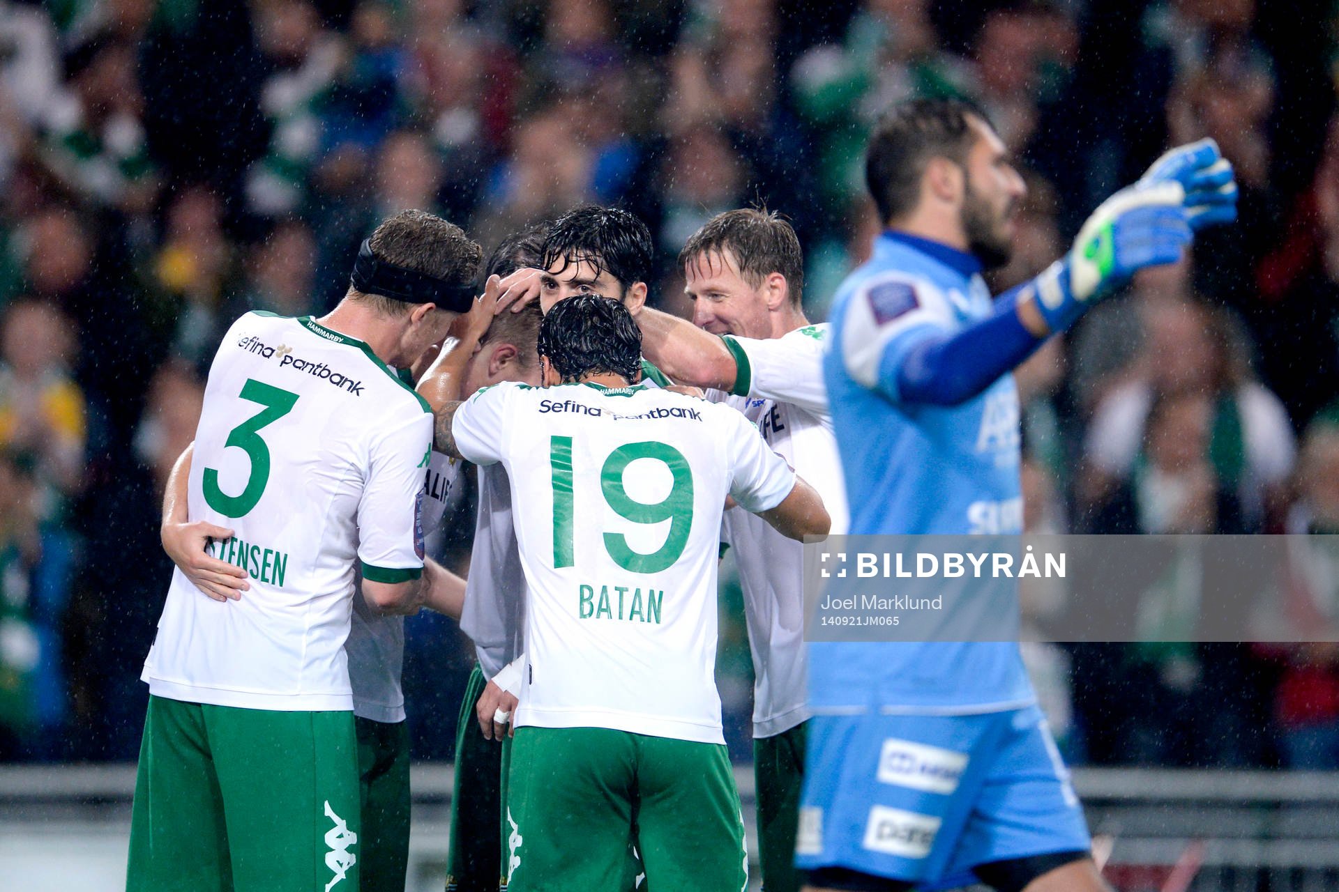 Syrianskas målvakt Dejan Garaca deppar och Hammarbys Erik