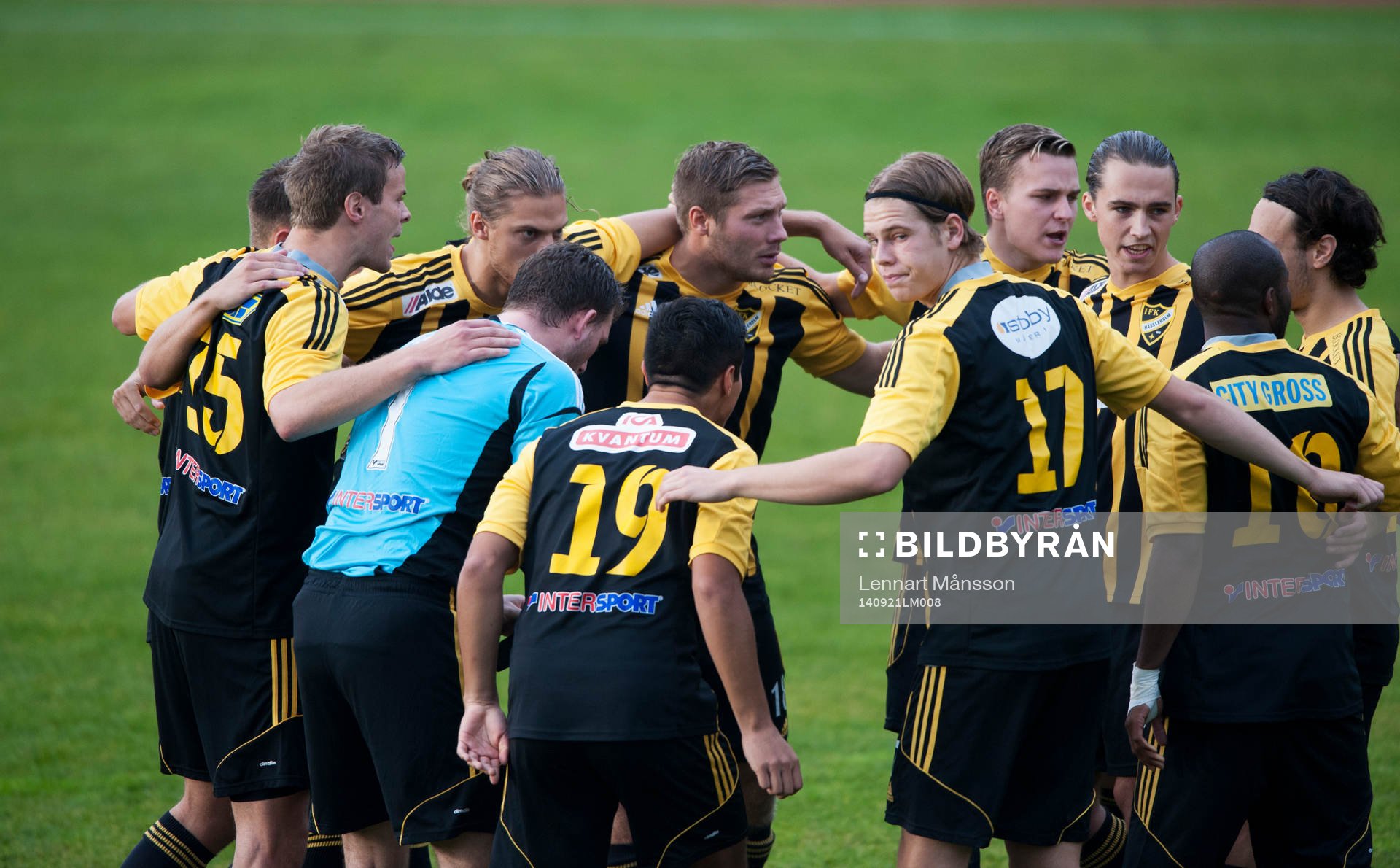 Samling före matchen i matchen i division 3 mellan Nybro