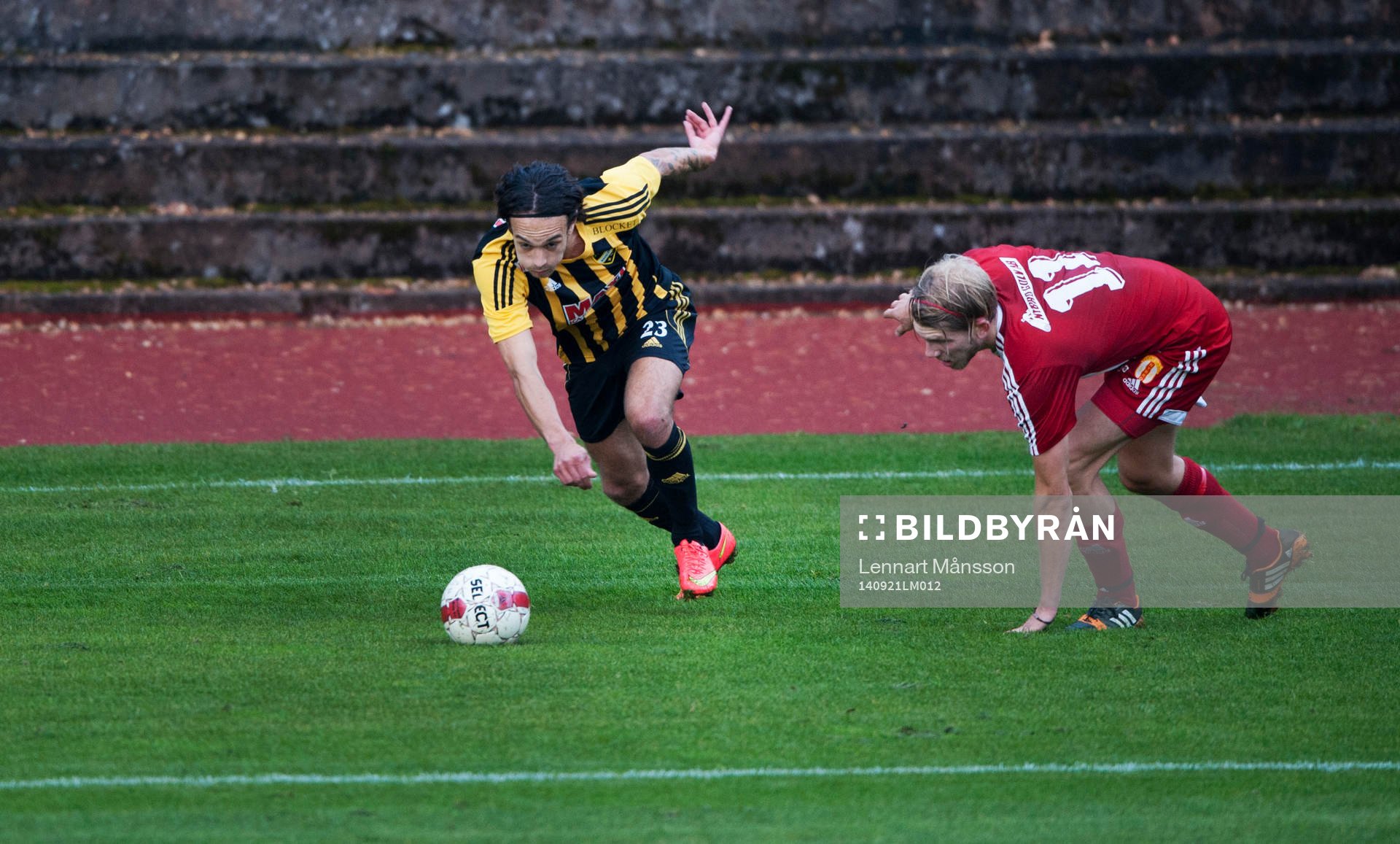 IFK Hässleholms Karim Al-Asi rycker loss i matchen i