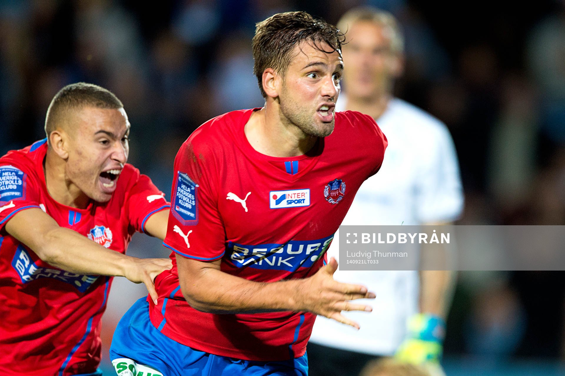 Helsingborgs Mikael Dahlberg jublar med Jordan Larsson