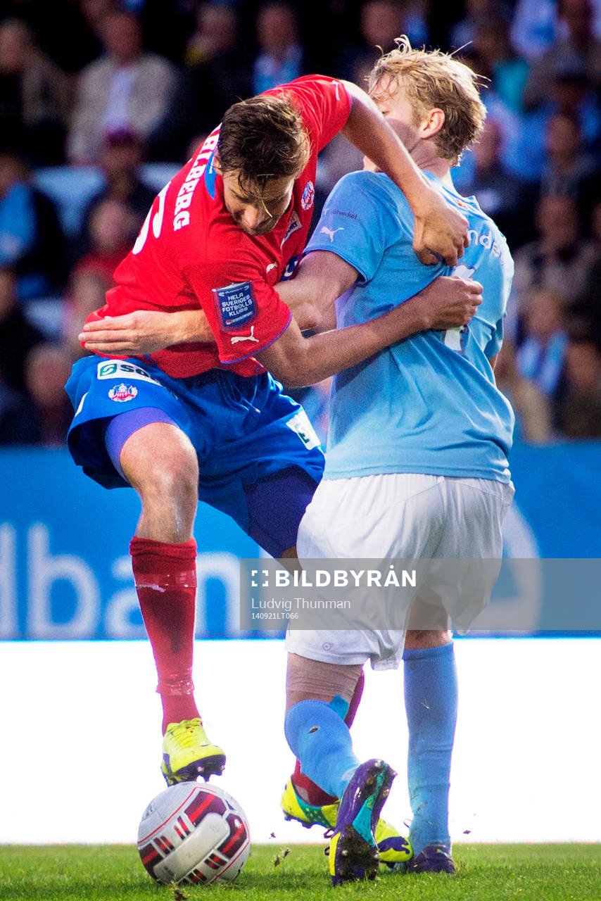 Helsingborgs Mikael Dahlberg i kamp Malmö FFs Filip