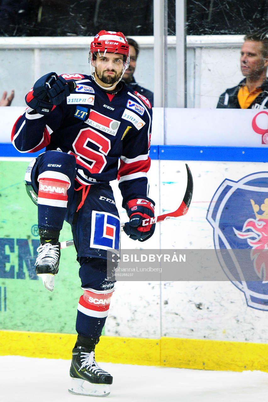 Södertäljes Mattias Beck jublar