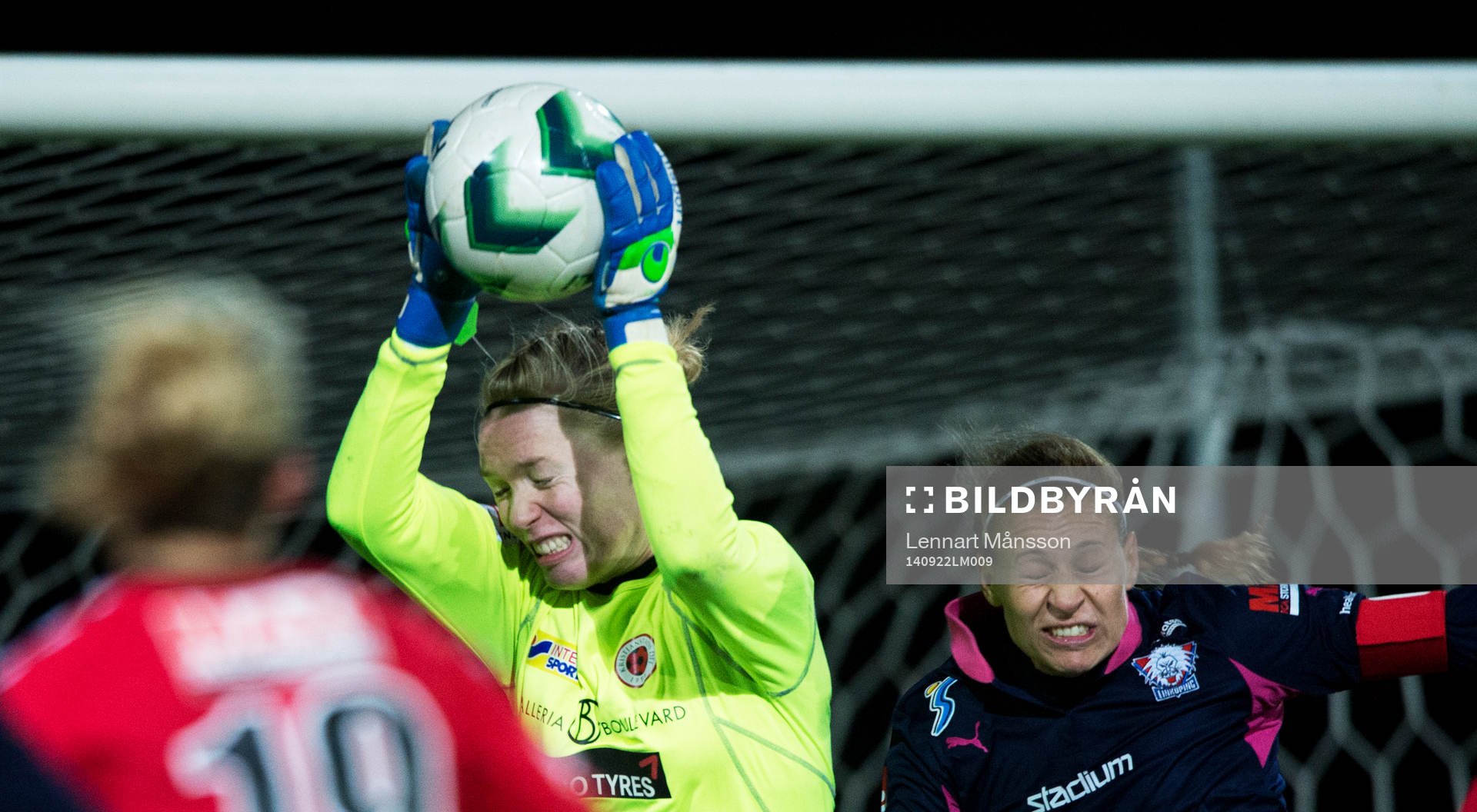Kristianstads målvakt Hedvig Lindahl  i matchen i
