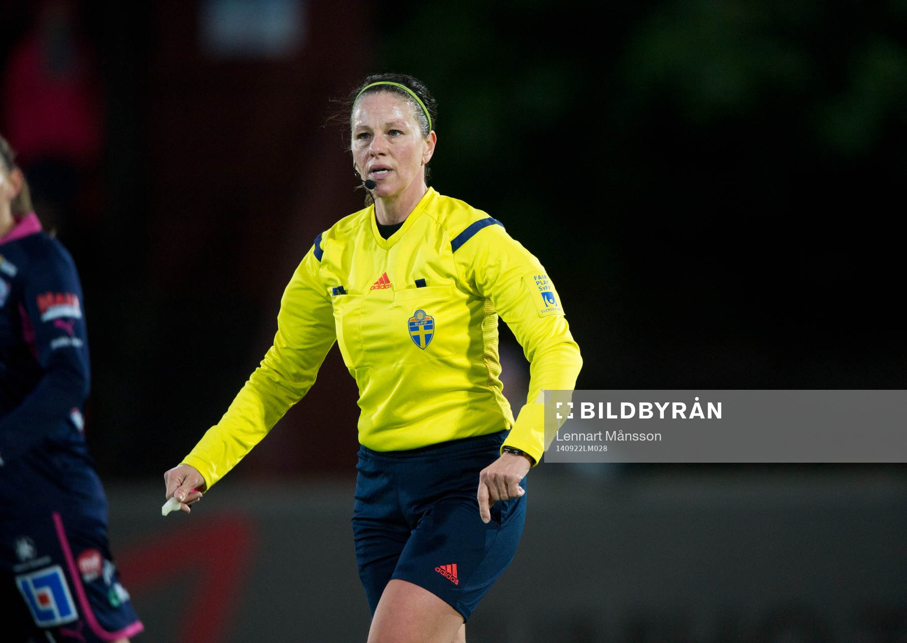 Domaren Annika Andric i matchen i damallsvenskan mellan