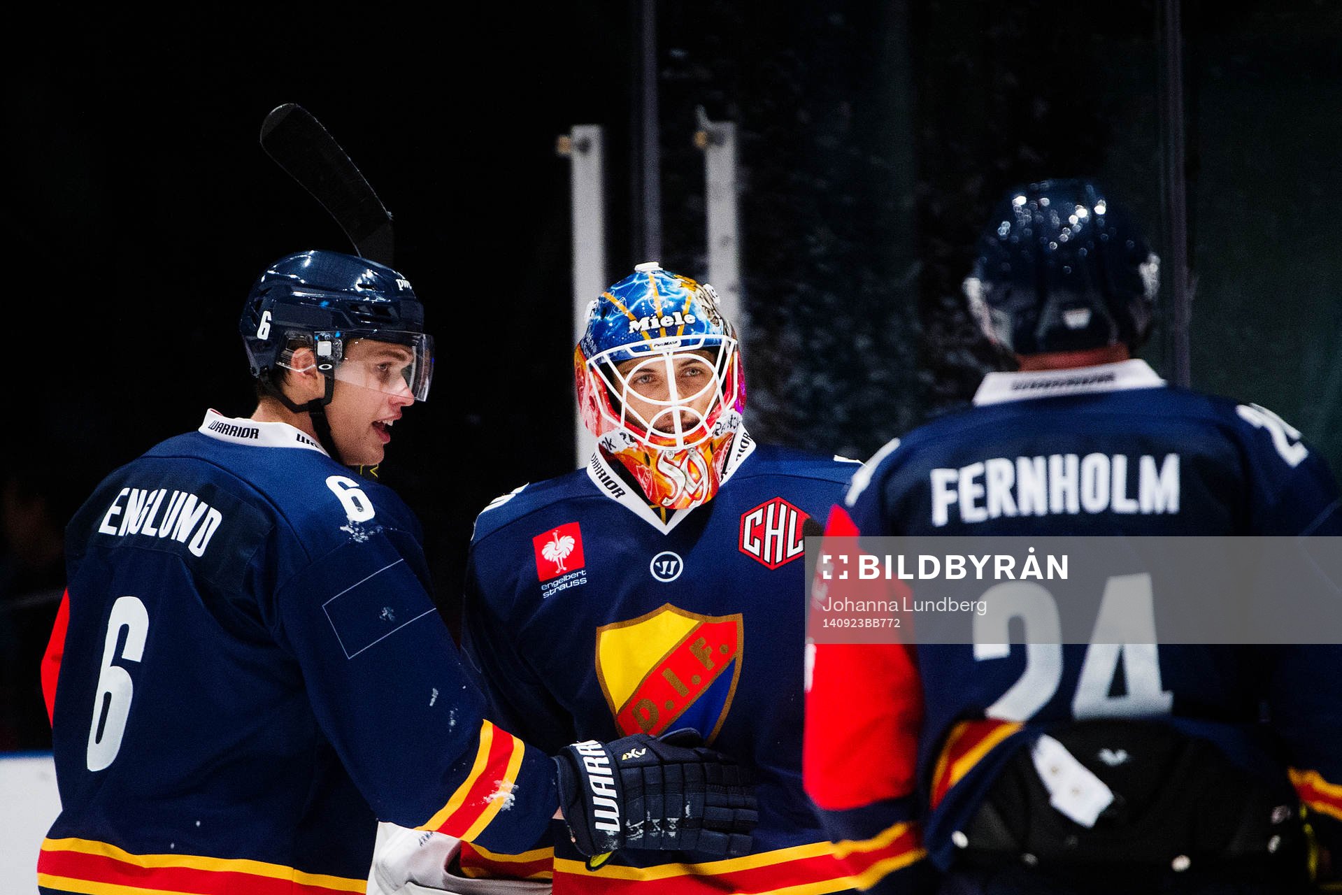 Djurgårdens spelare jublar med målvakt Mantas Armalis