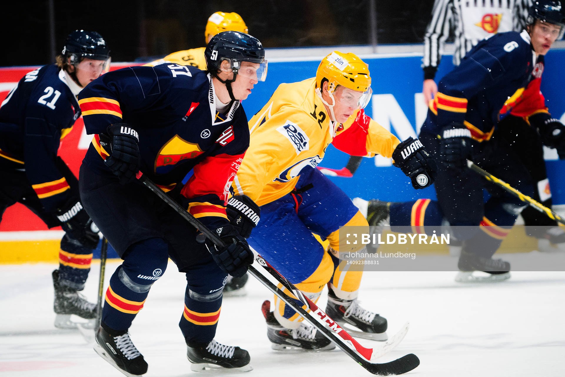 Djurgårdens Robin Alvarez och Zlins Tomas Fort