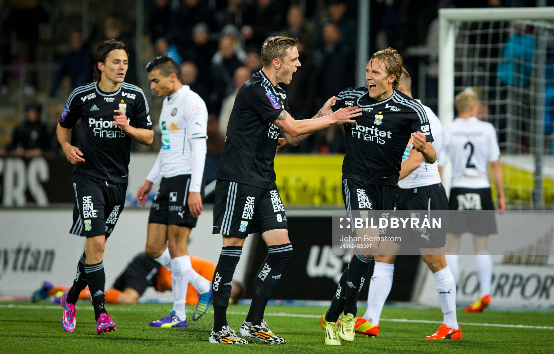 IFK Göteborgs Ludwig Augustinsson gör 2-2 och jublar