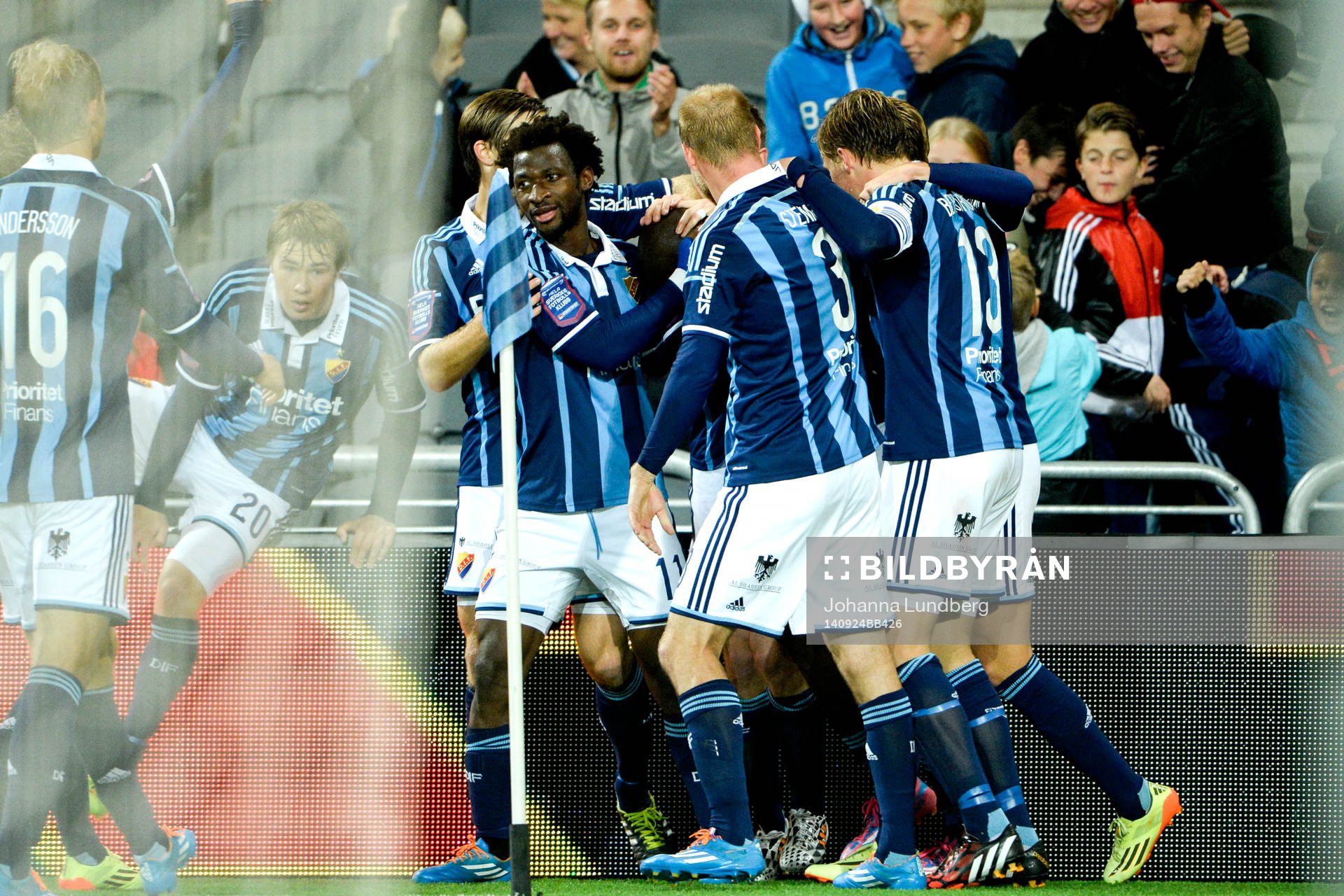 Djurgårdens Mark Mayambela jublar