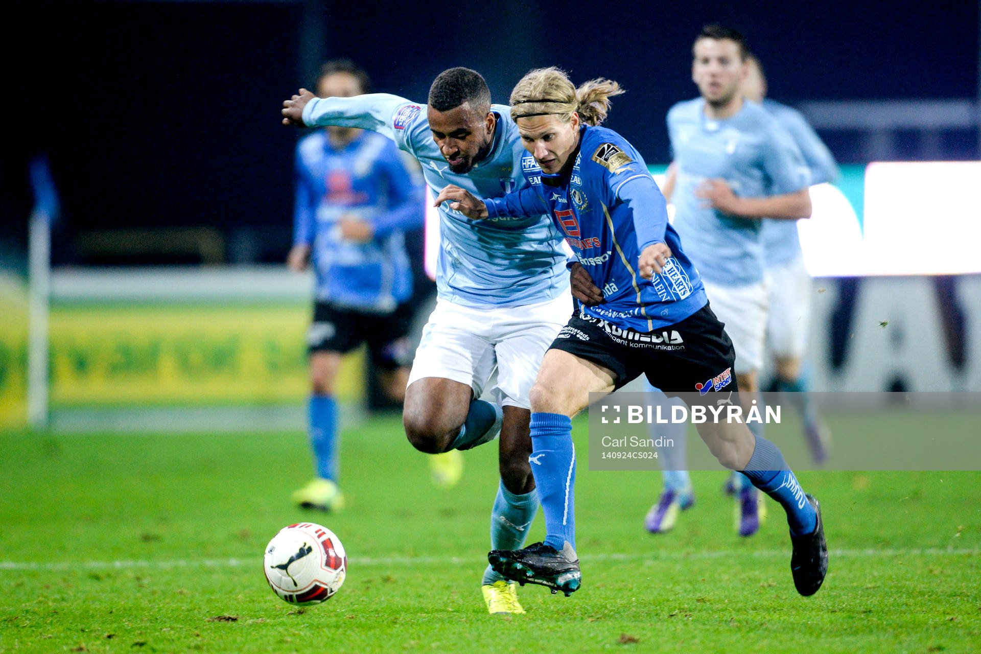 Malmö FFs Isaac Kiese Thelin och Halmstads Oliver