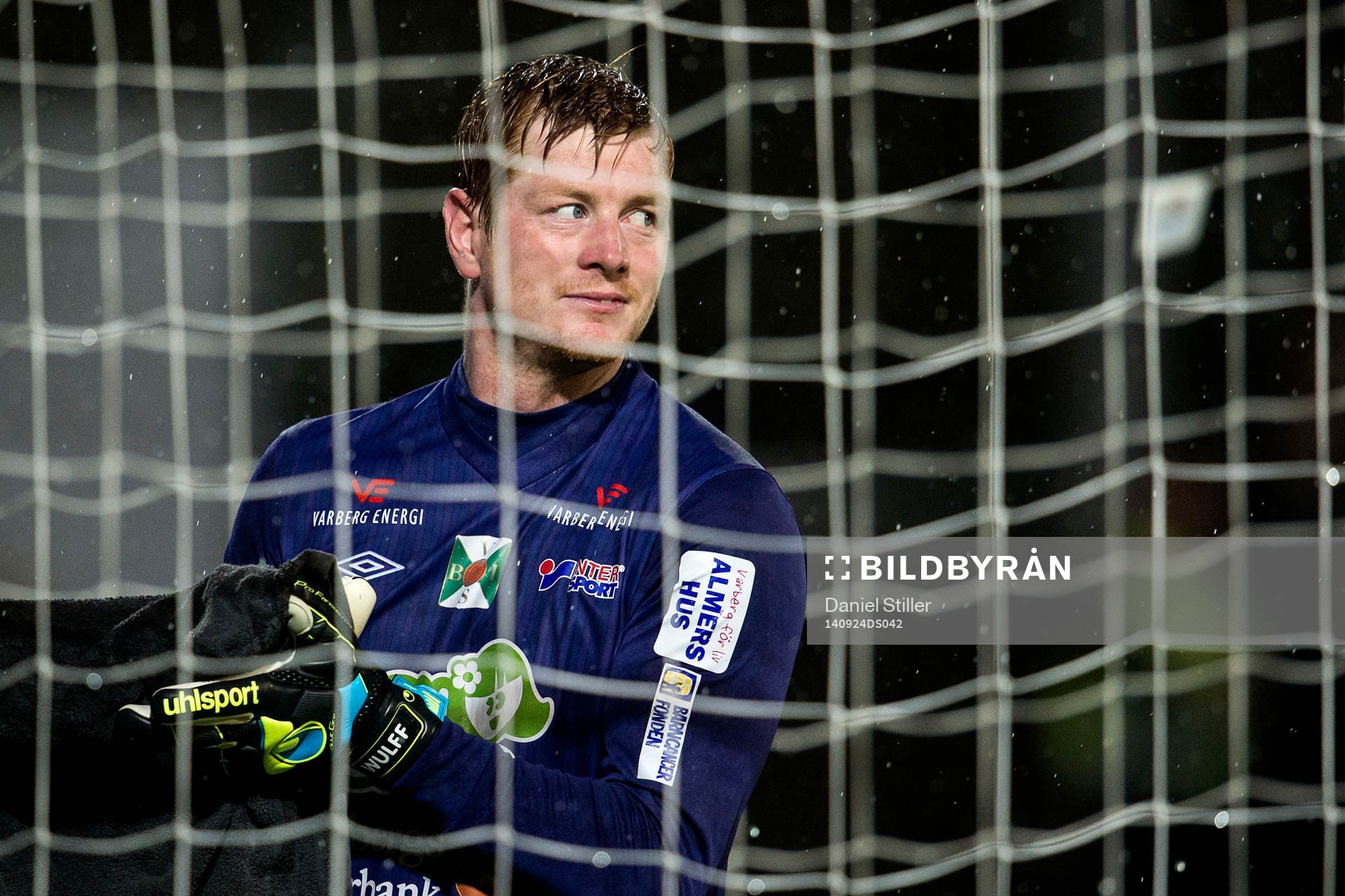 Varbergs målvakt Joakim Wulff under fotbollsmatchen i Superettan mellan Varberg och Hammarby den 24 september 2014 i Varberg.