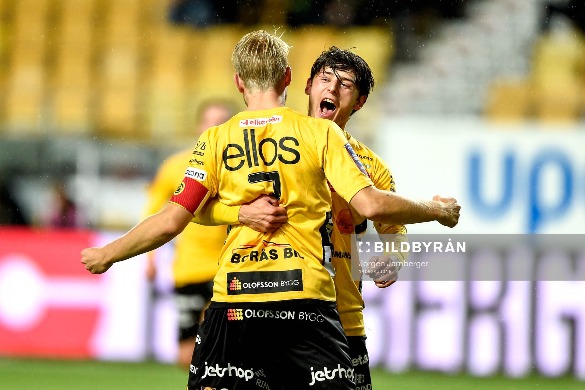 Elfsborgs Johan Larsson jublar